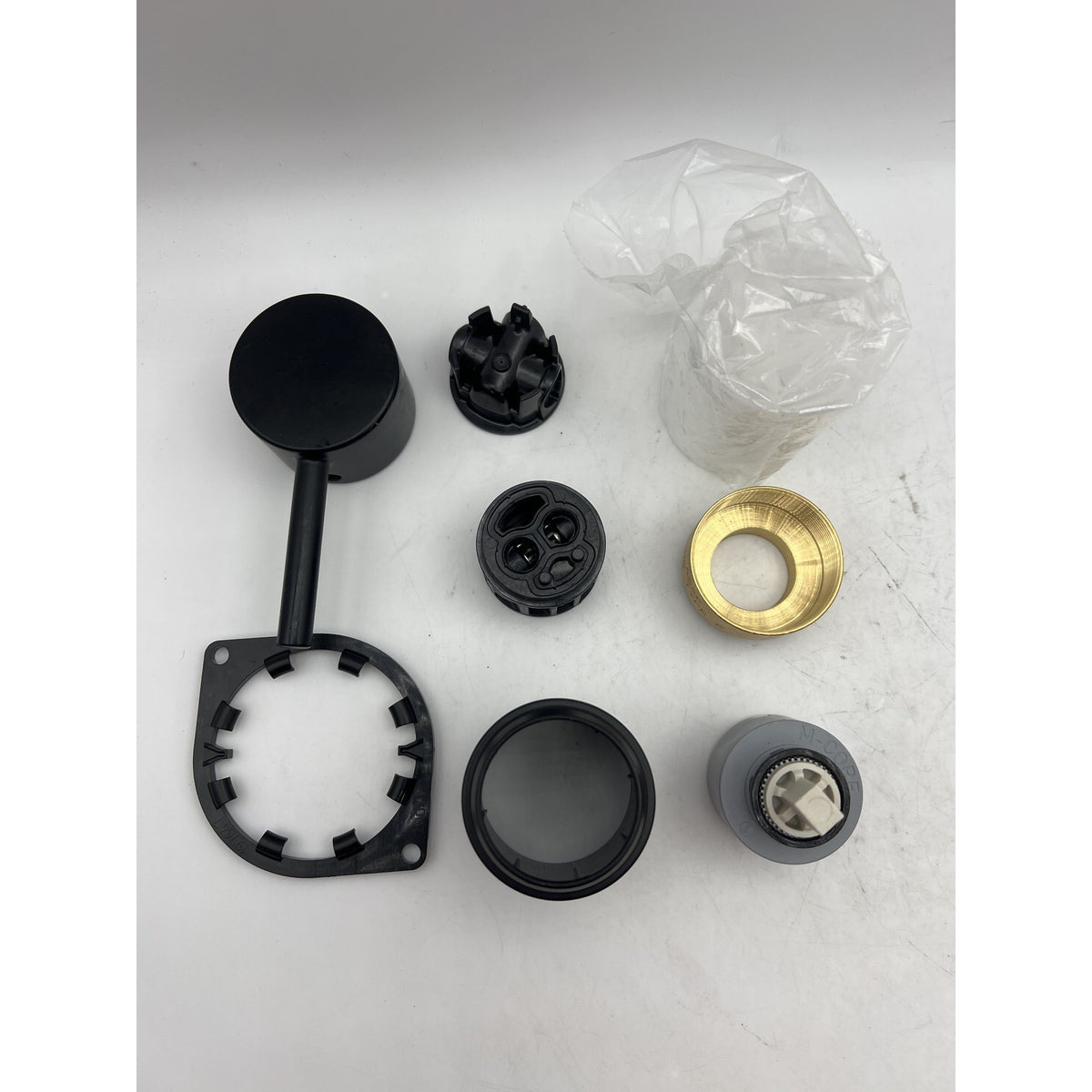 Moen Align T2191BL Matte Black Tub & Shower Trim Kit Open Box — photo 1