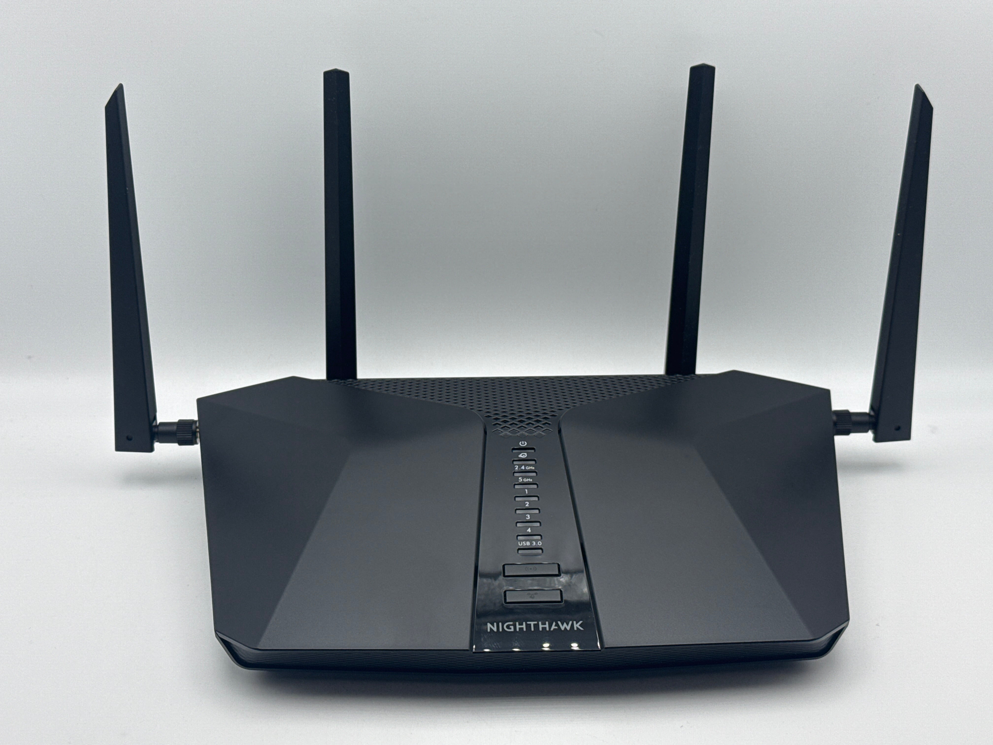 NETGEAR Nighthawk RAX54S side view