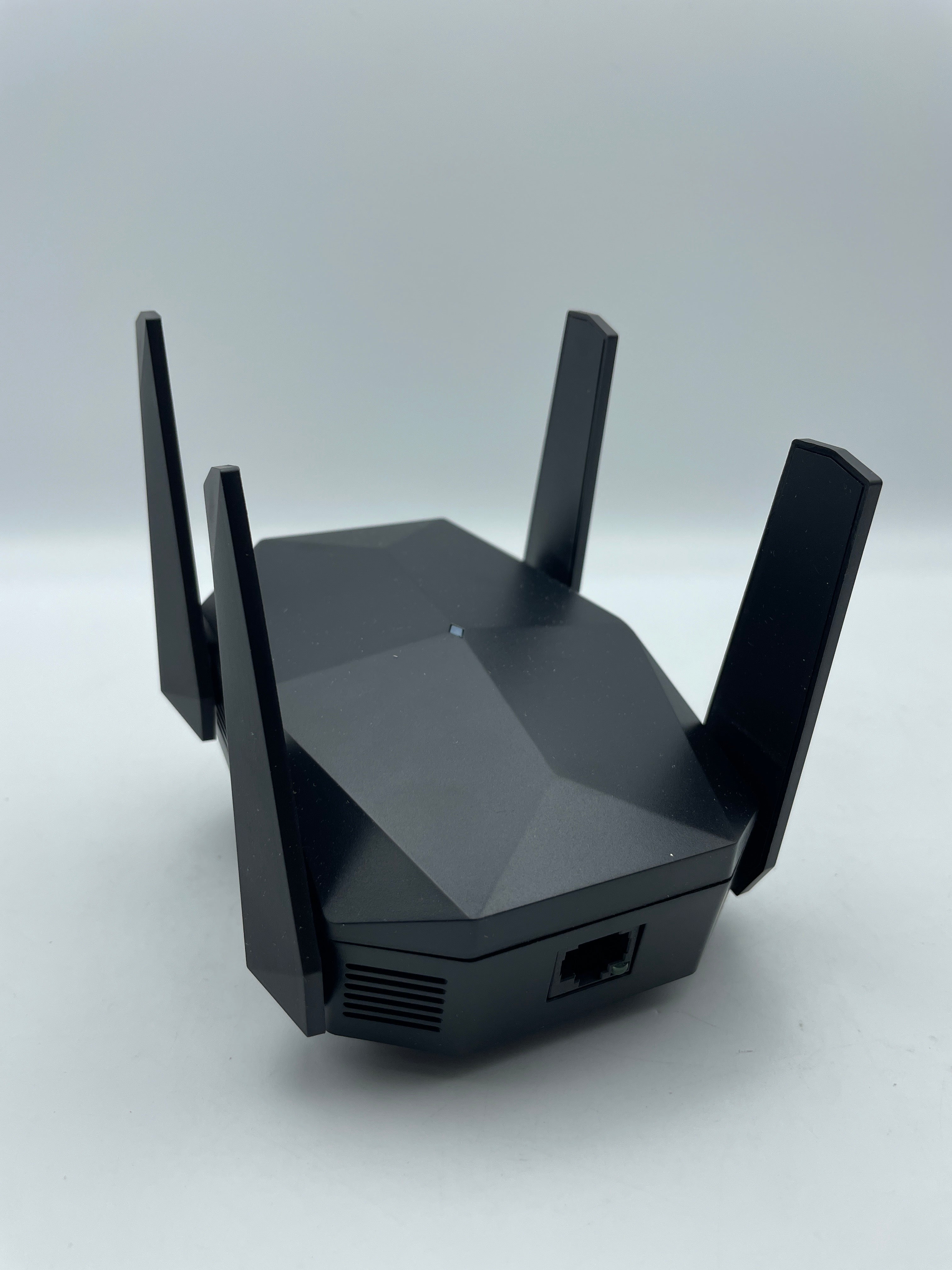 WiFi Signal Booster Covering up to 13888 sq.ft