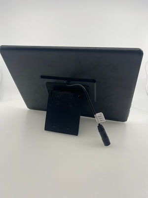 10.1-inch IPS touch screen