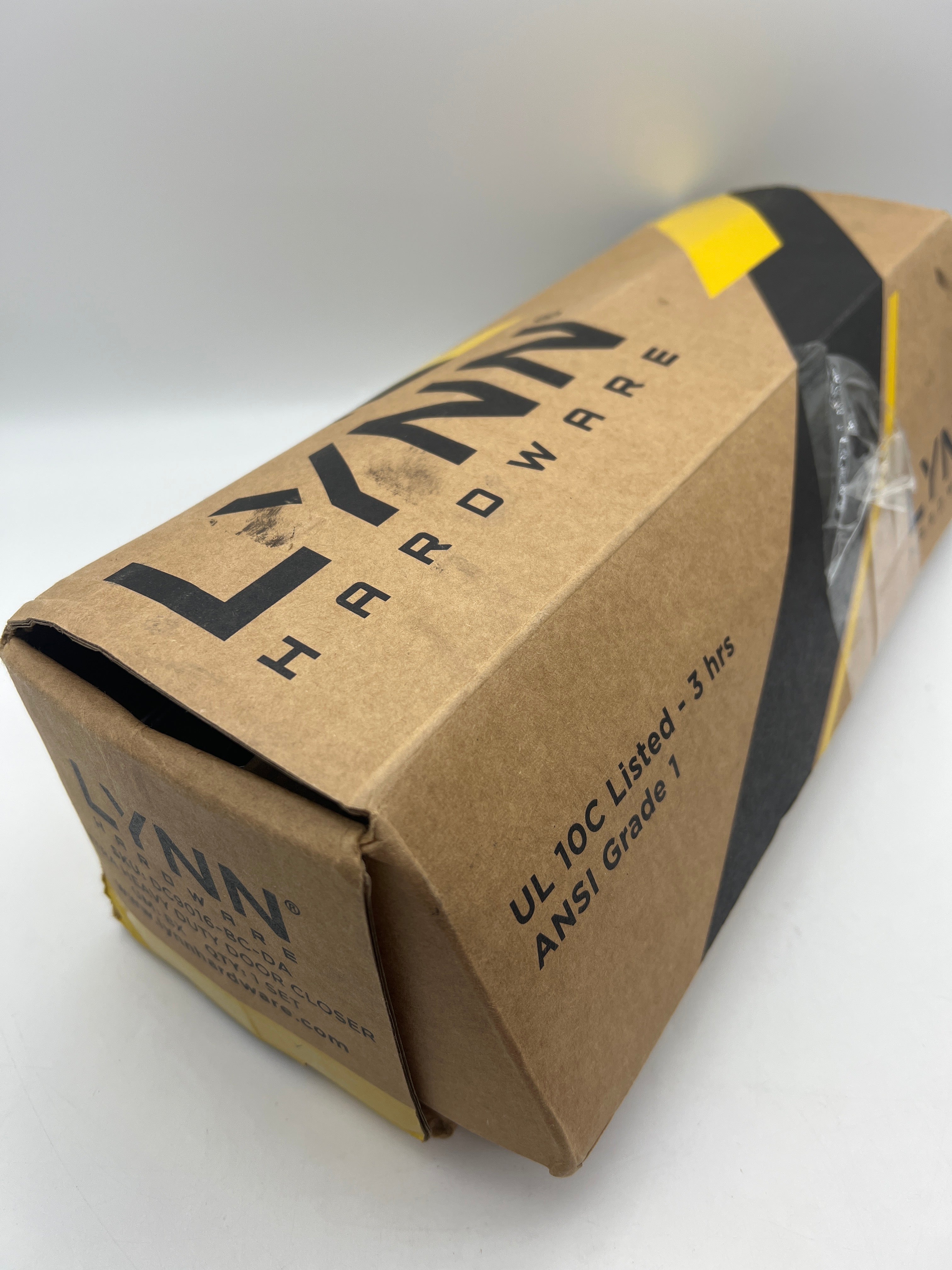 LYNN HARDWARE DC9016 Surface-Mounted Door Closer