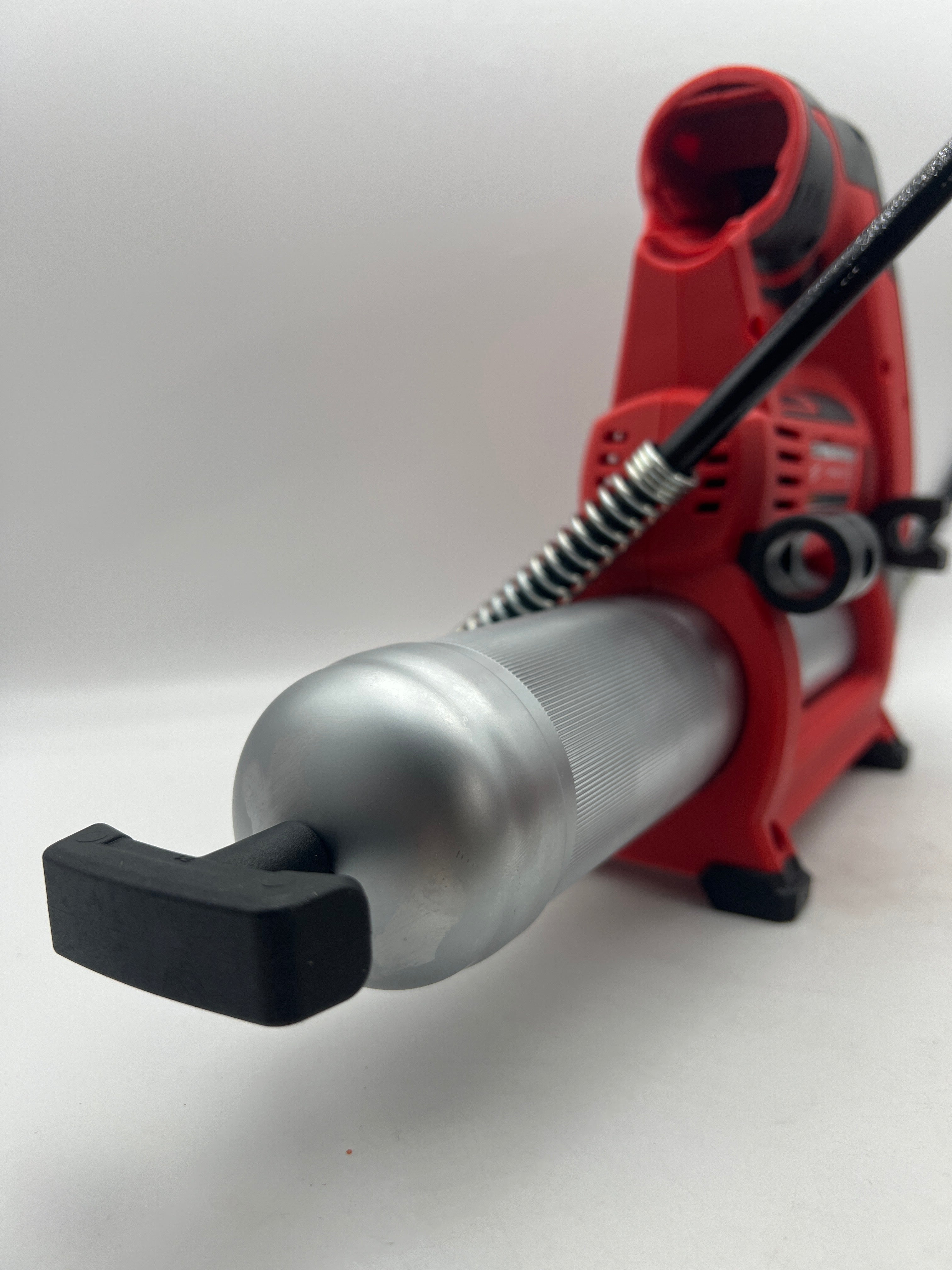 Milwaukee 12-Volt Cordless Grease Gun