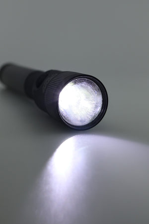 Streamlight Stinger DS LED Flashlight illuminated beam angle