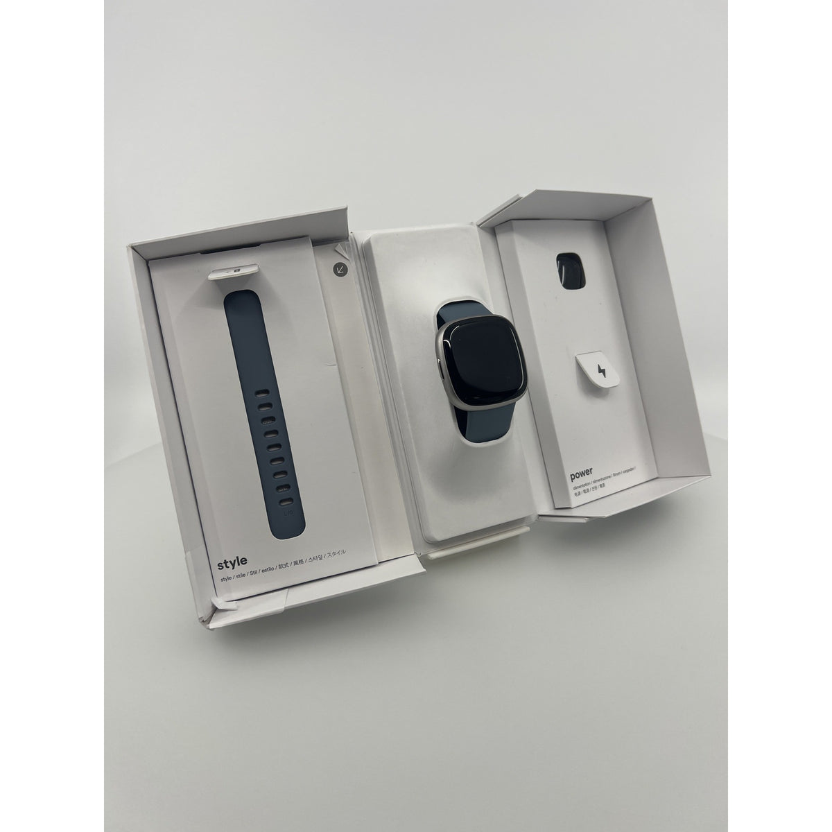 Fitbit Versa 4 Fitness Smartwatch Waterfall Blue/Platinum Open Box — photo 10