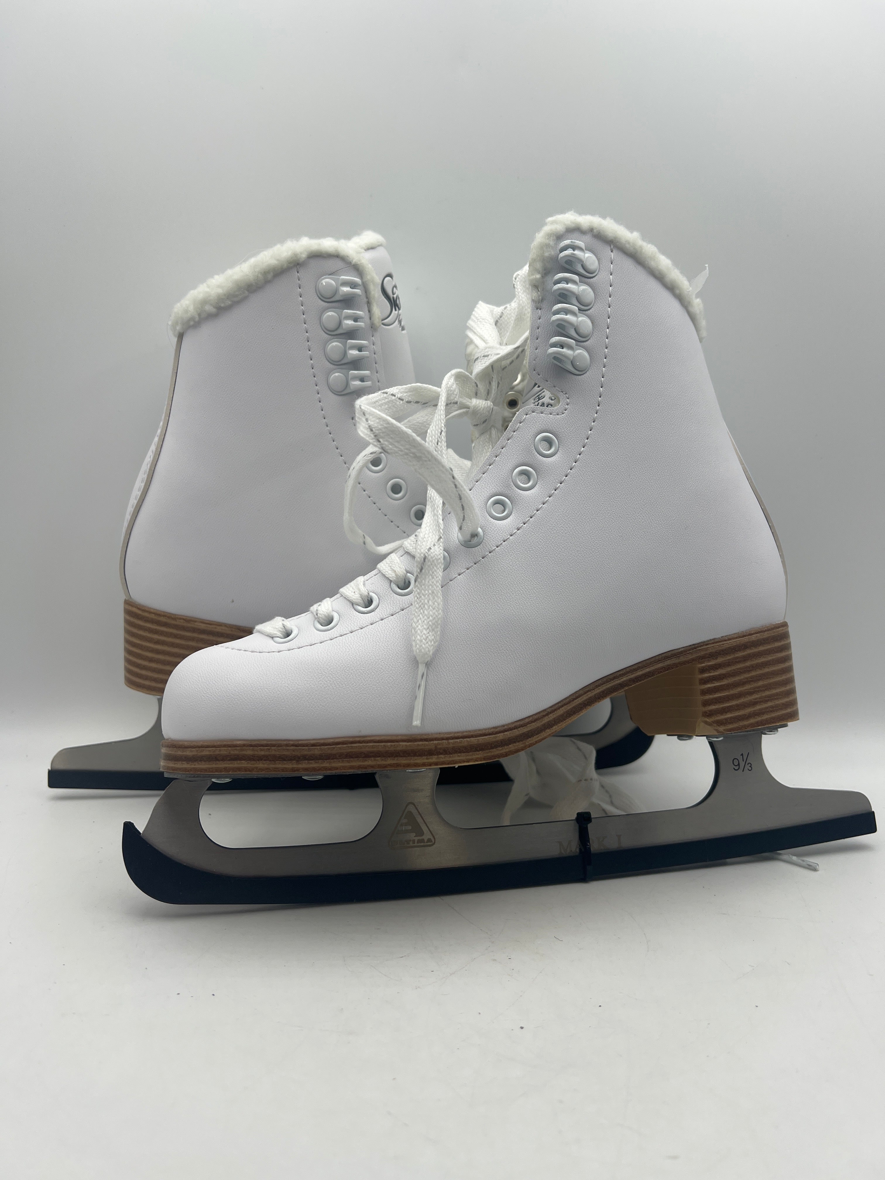 Jackson Classic Fleece SoftSkate 380 Women's Ice Figure Skates - Size 5.0