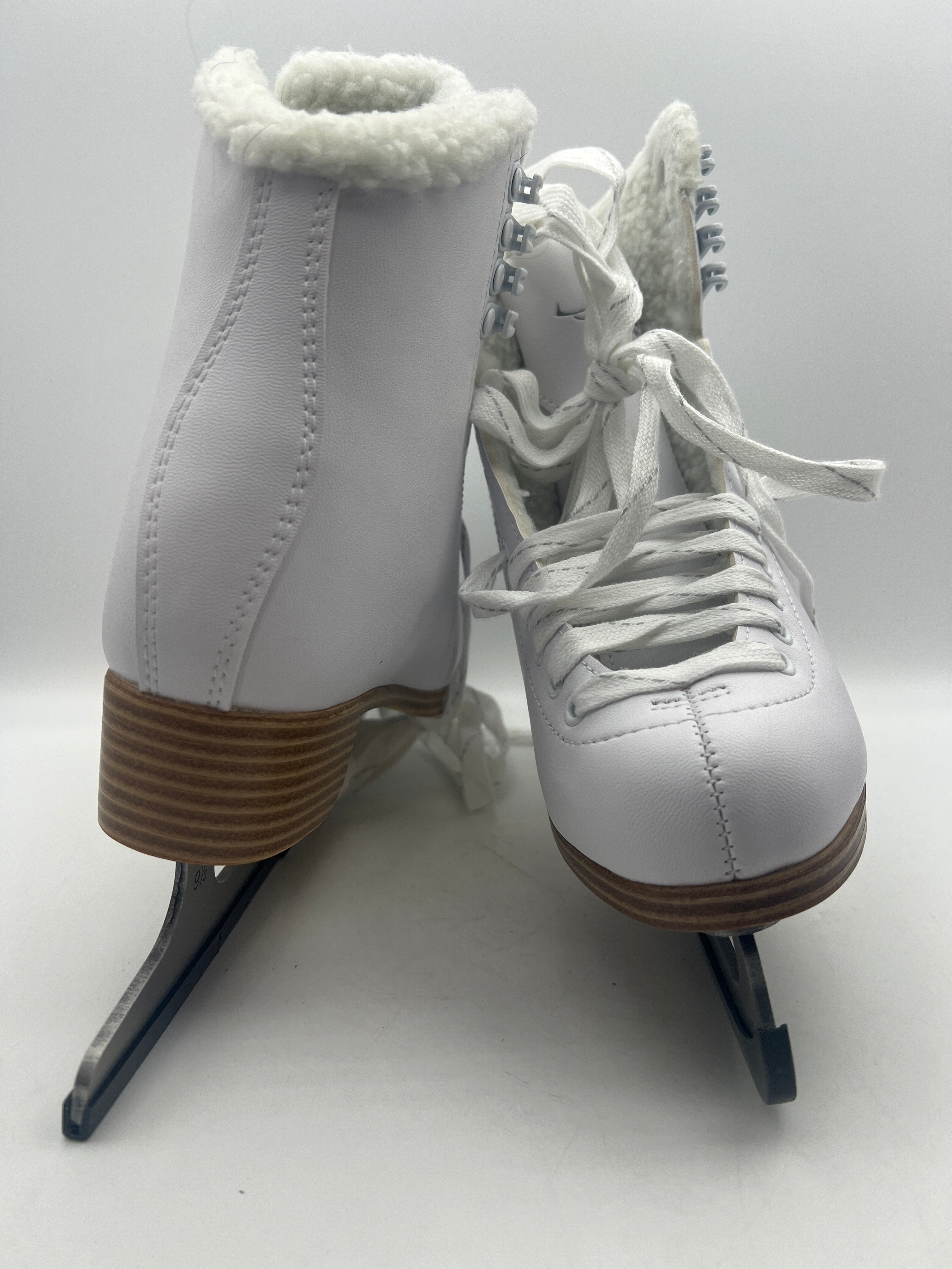 Jackson Classic Fleece SoftSkate 380 Women's Ice Figure Skates - Size 5.0