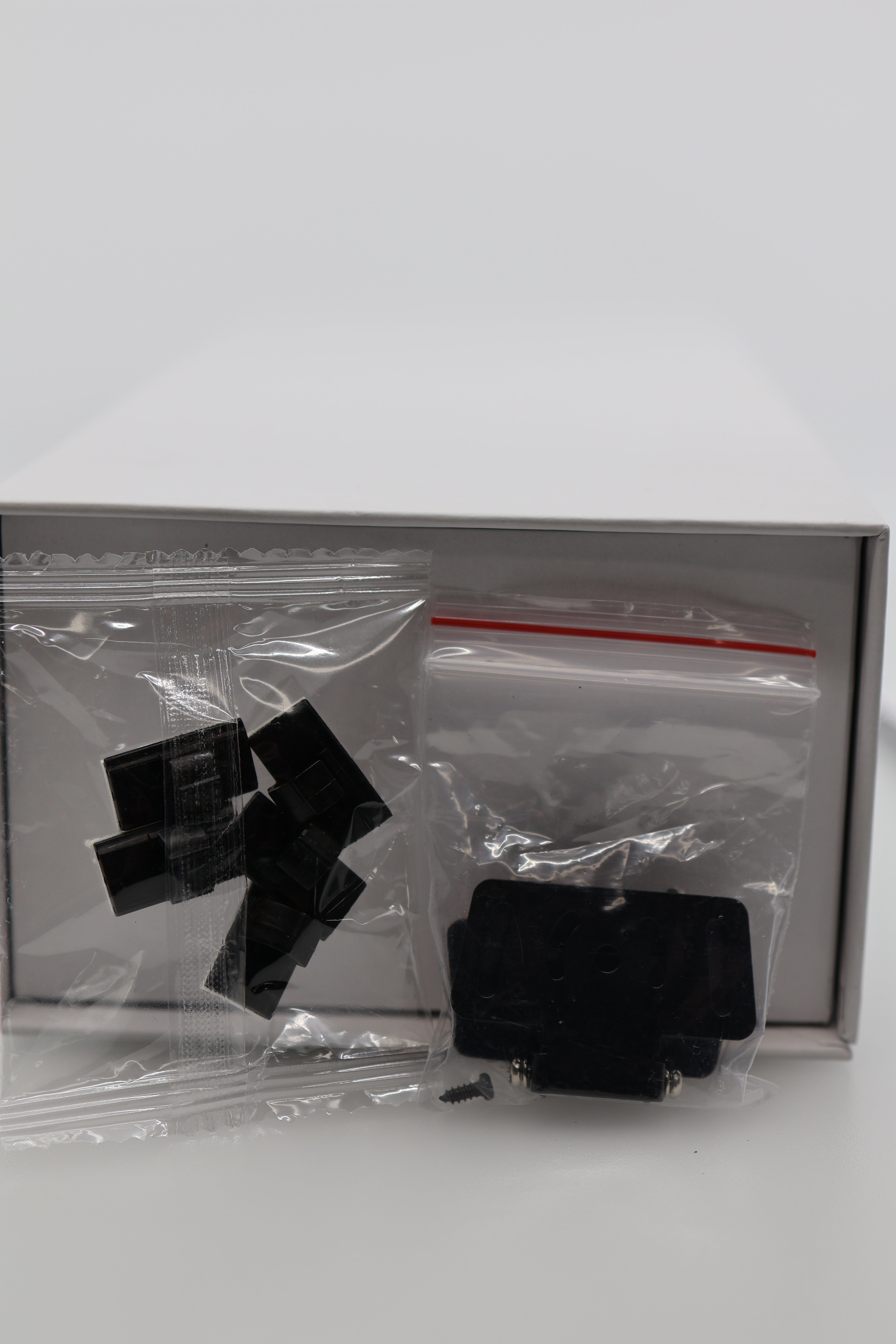 WOLFBOX G840S front and rear cameras