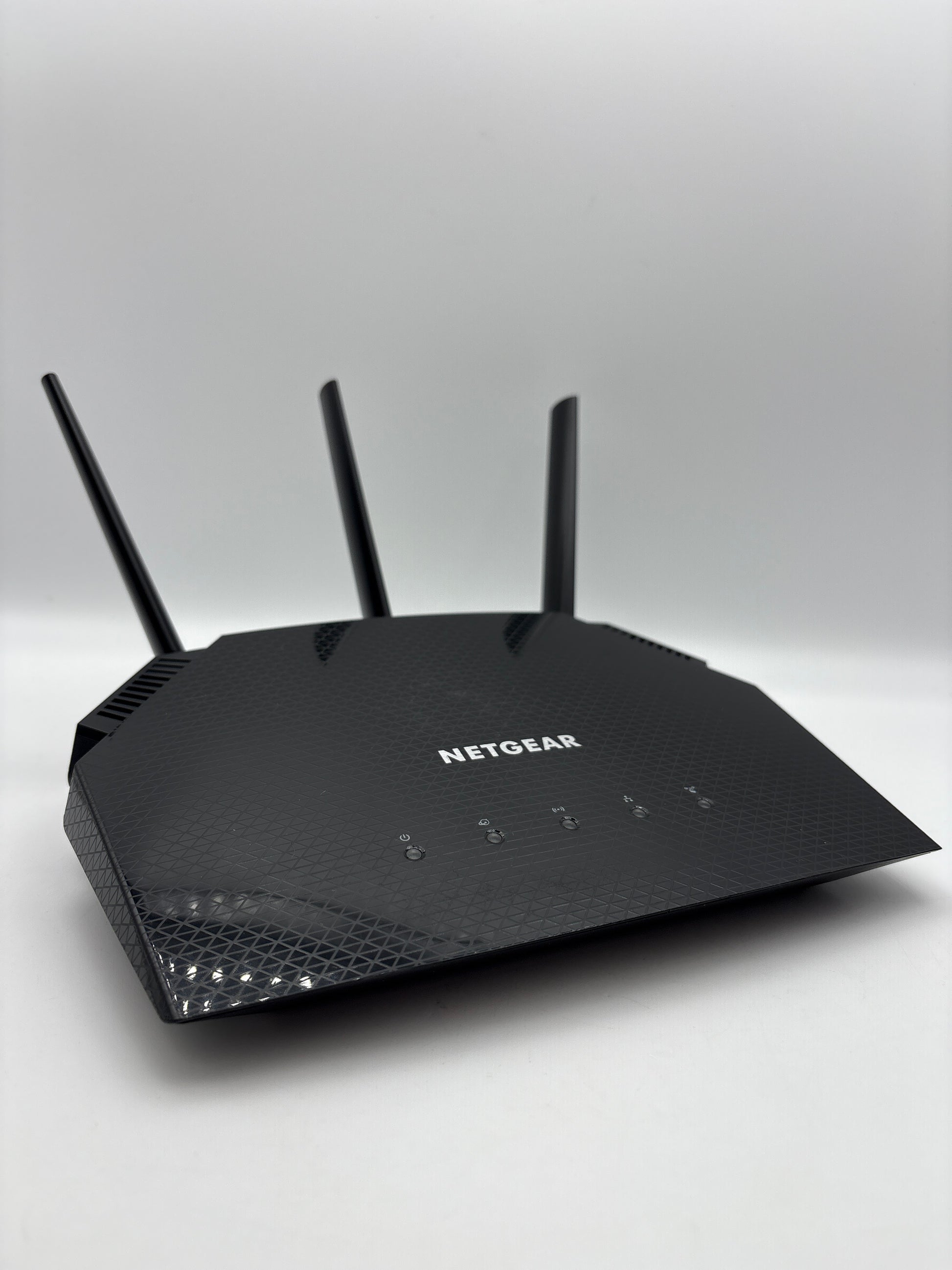 NETGEAR 4-Stream WiFi 6 Router R6700AX