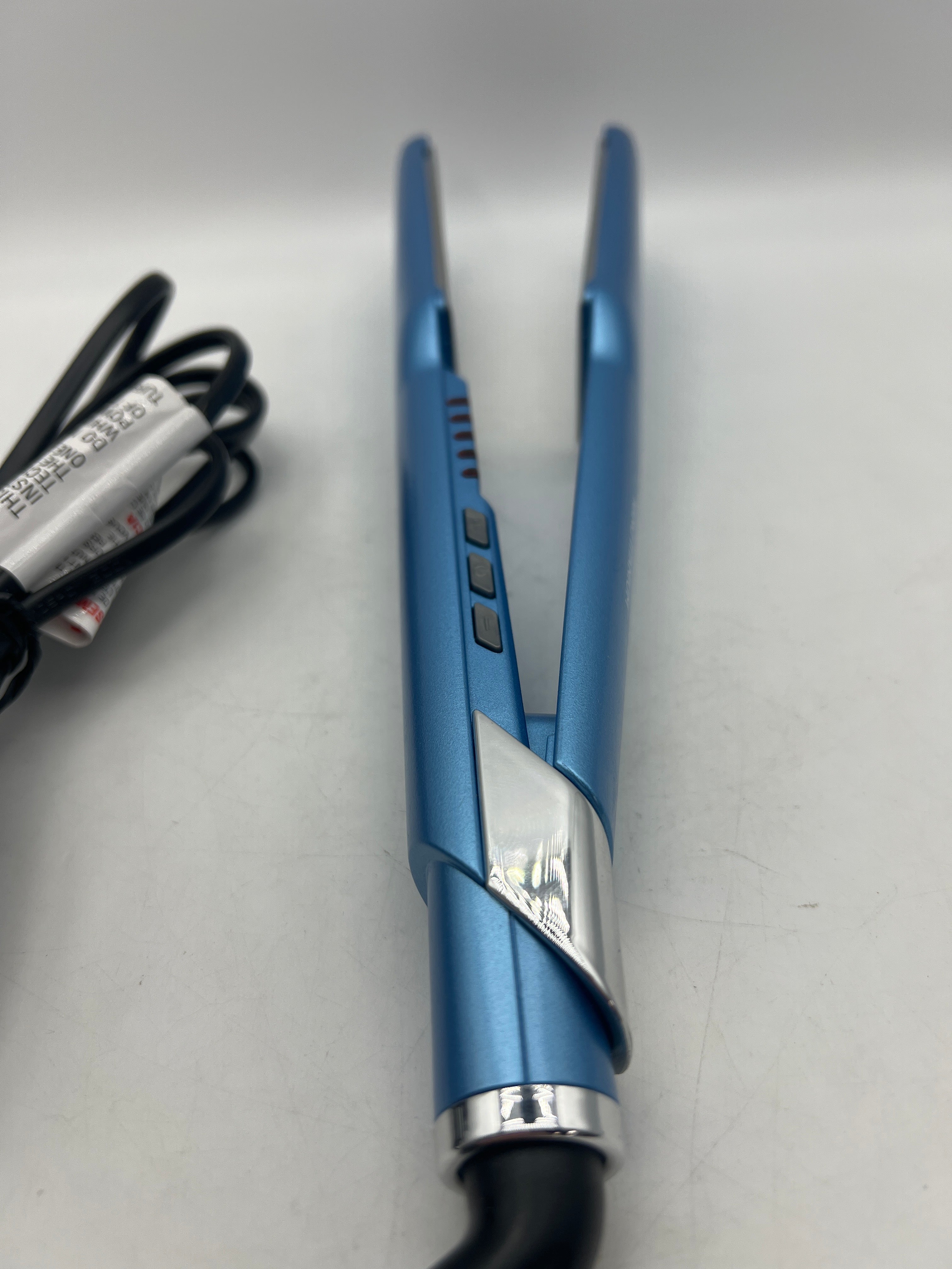 BaBylissPRO professional hair straightener