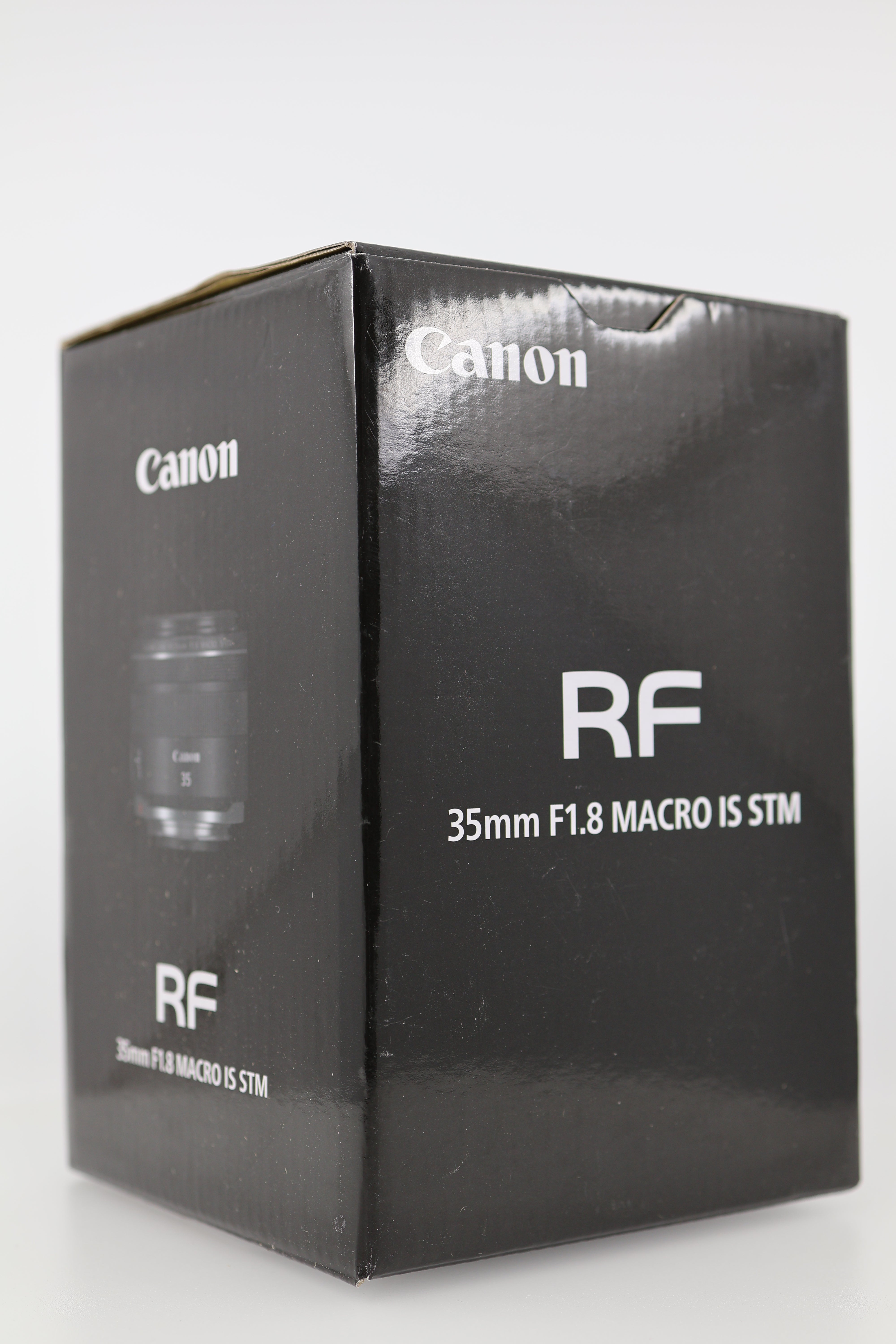 Canon RF 35mm Macro Lens