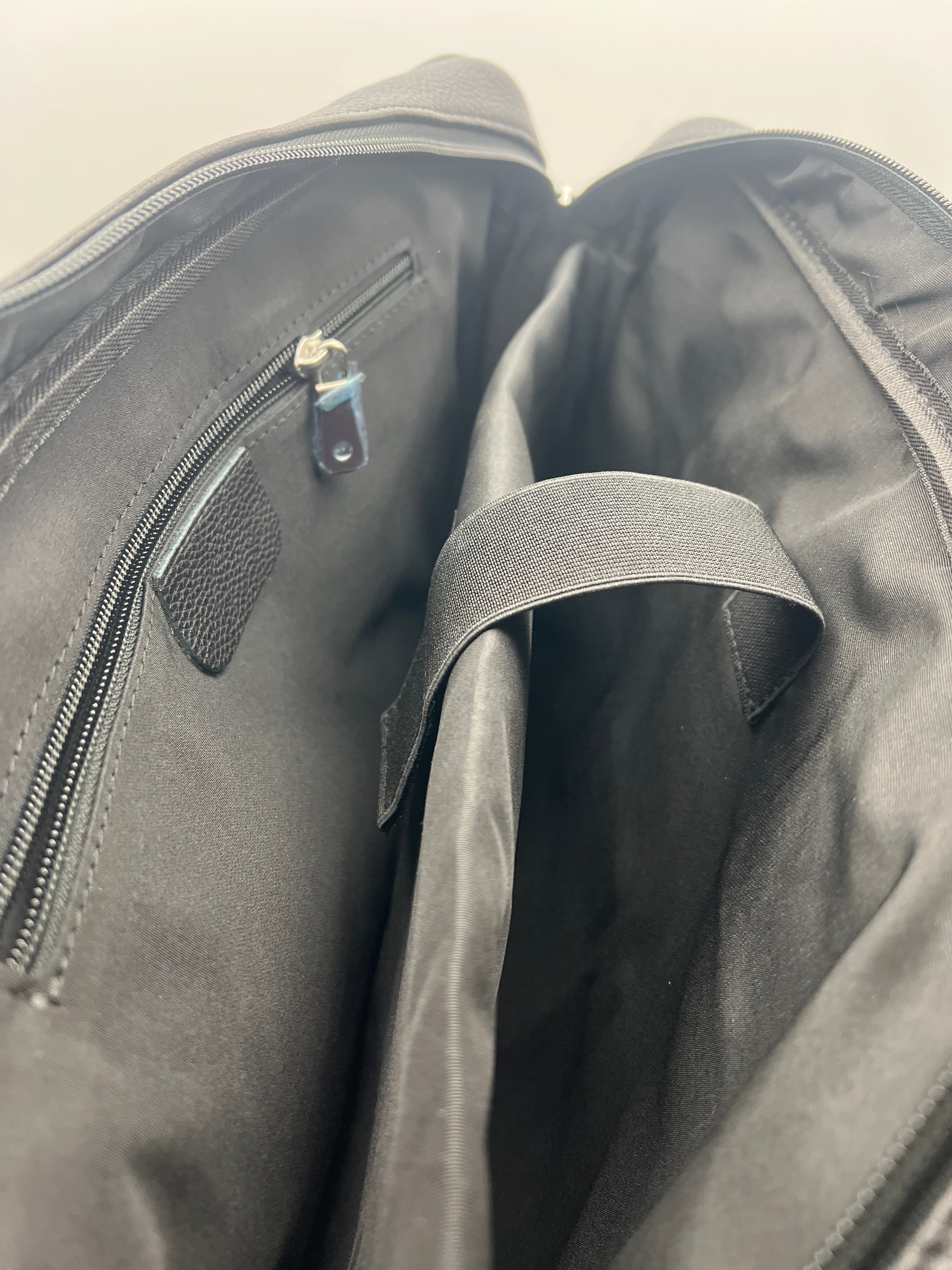 Augus Genuine Leather Messenger Bag
