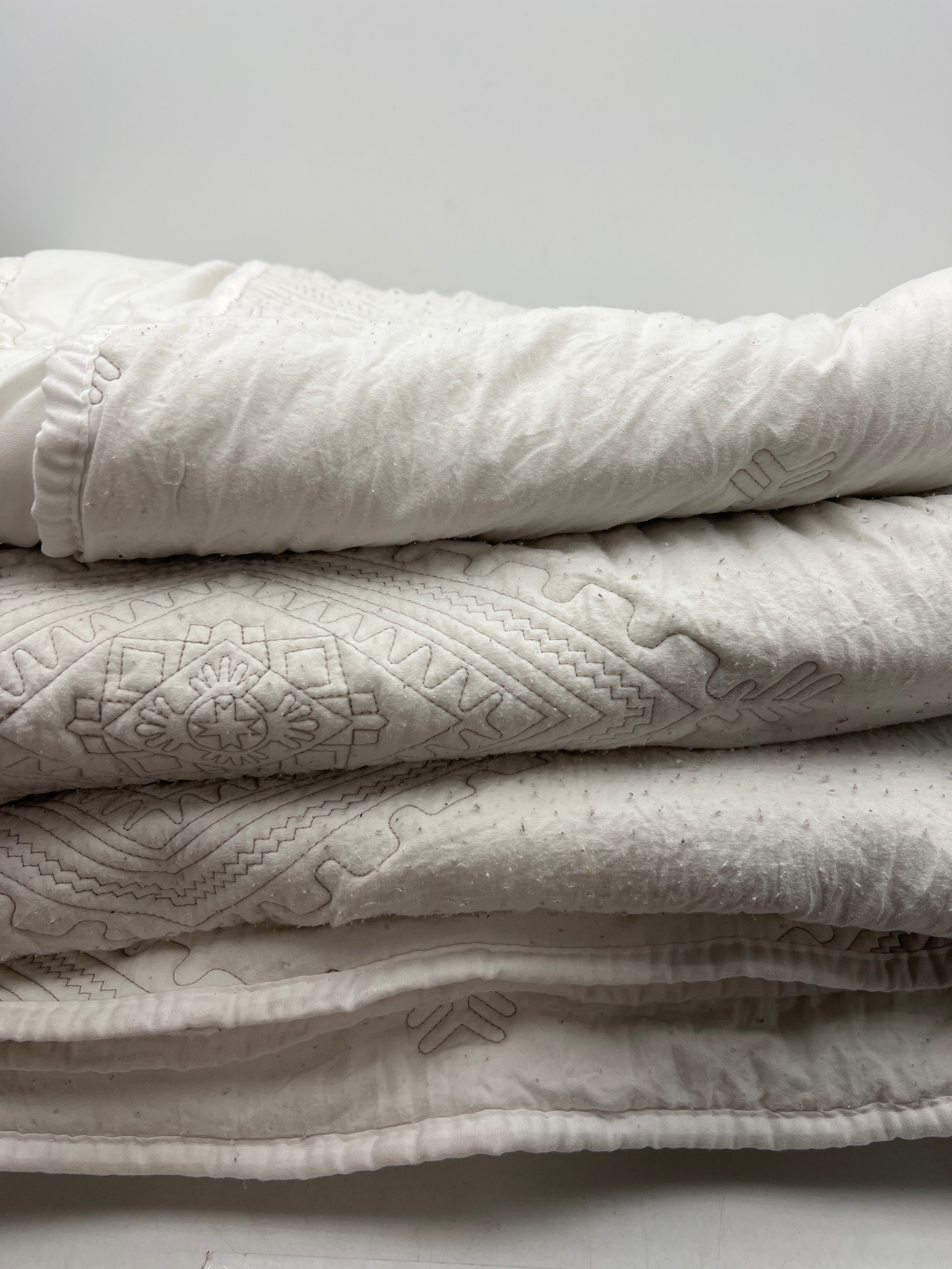 LLanCL 3D Jacquard Design Comforter Set