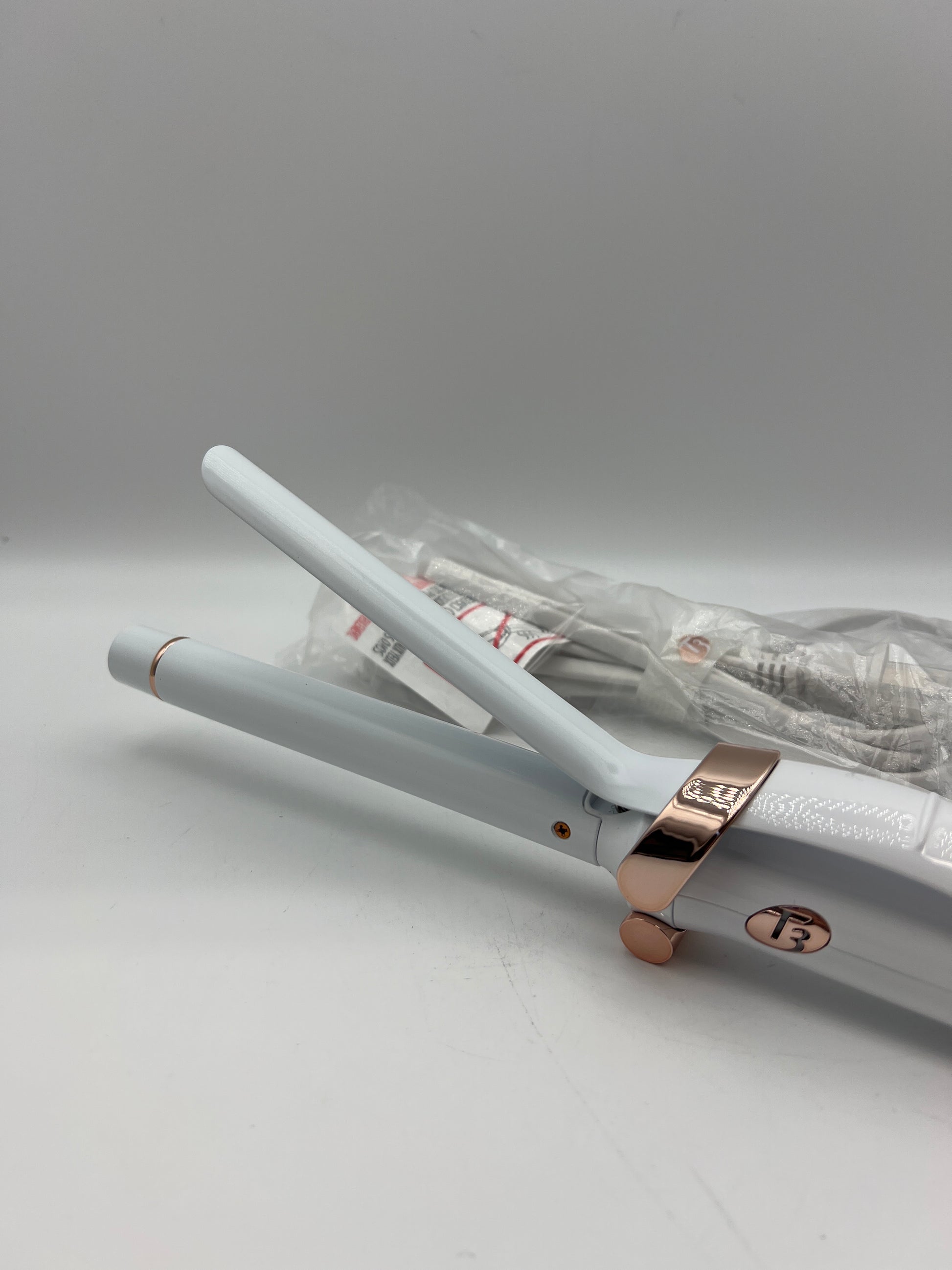 T3 SinglePass Curl Professional Curling Iron