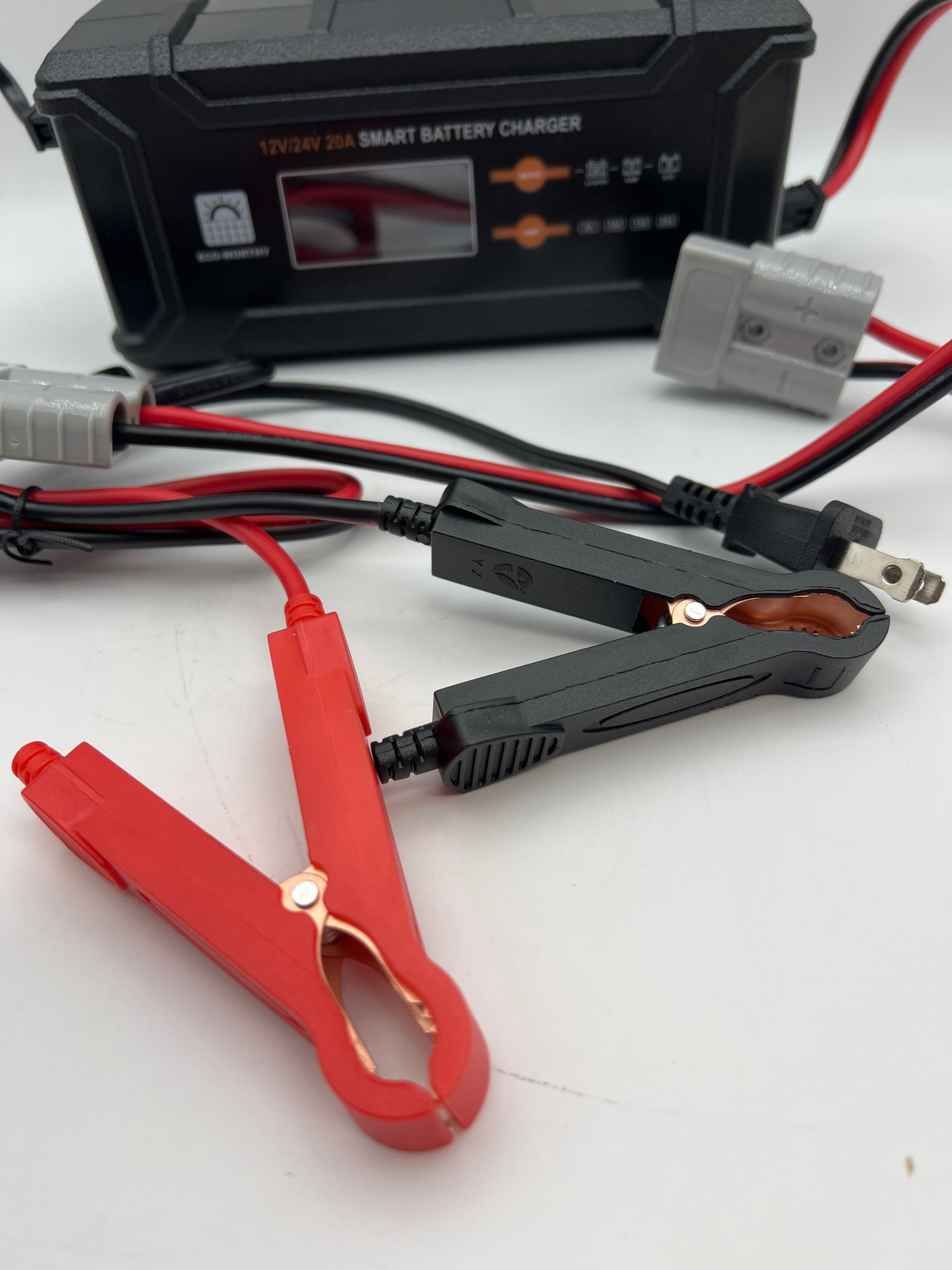 ECO-Worthy 12V/24V 20A Smart Battery Charger Maintainer