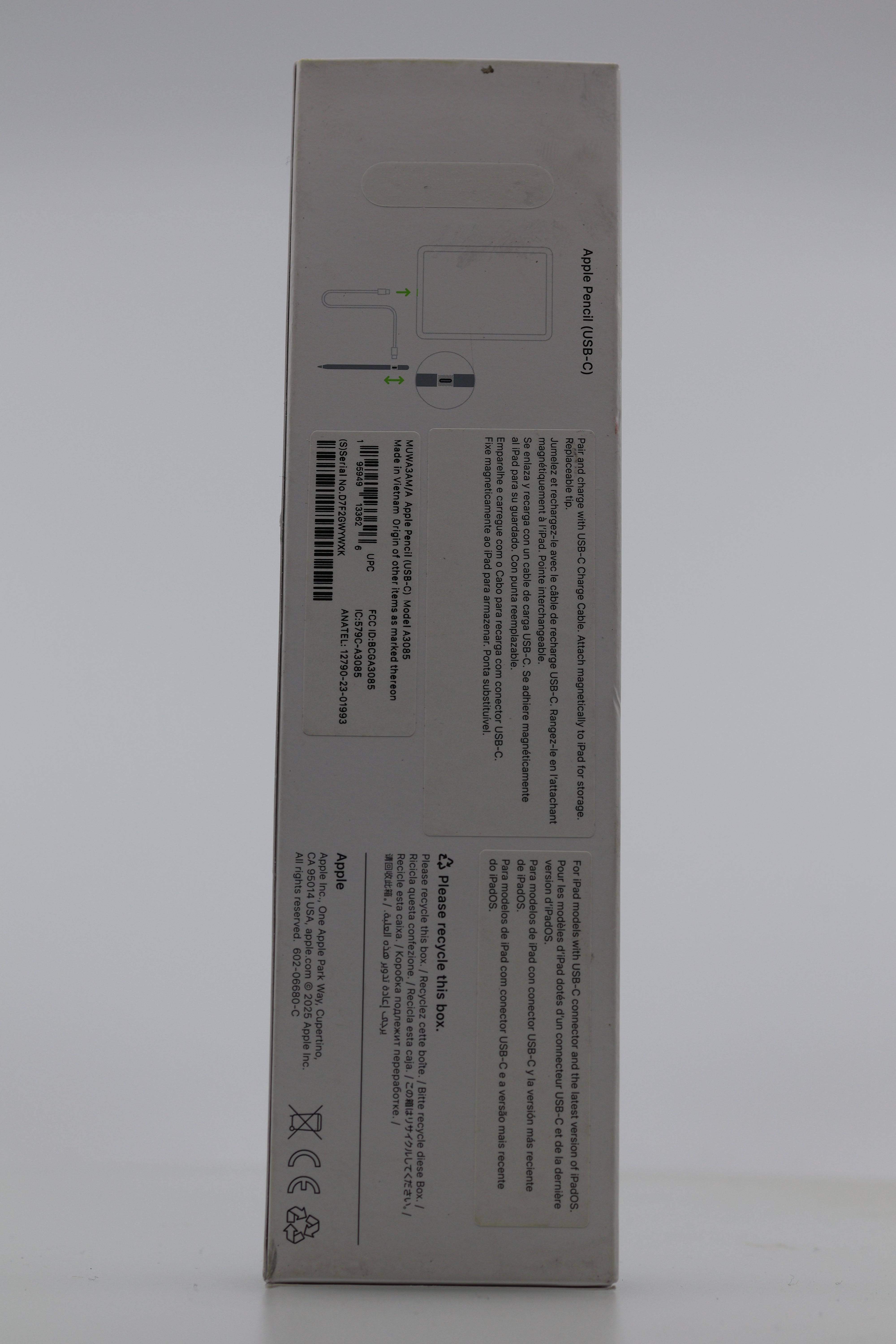 Apple Pencil USB-C close-up