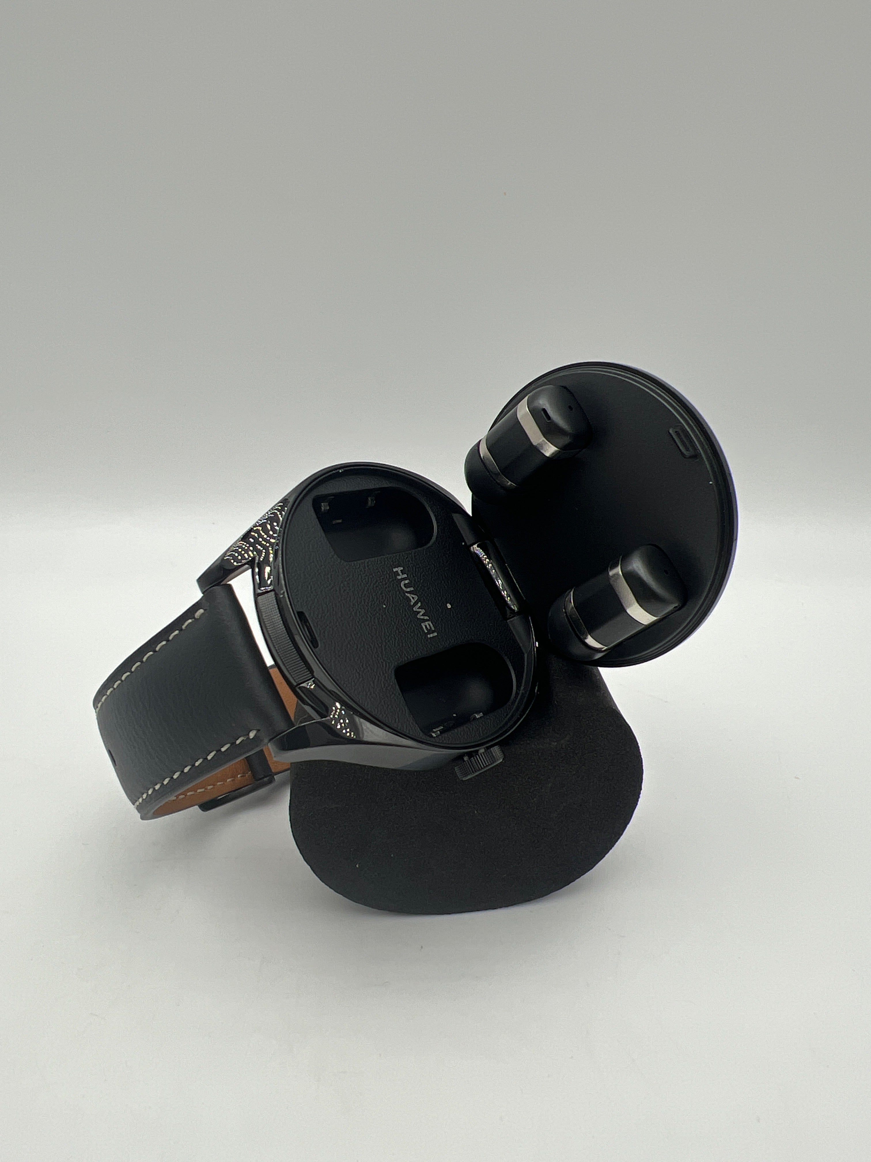 HUAWEI Watch Buds side view