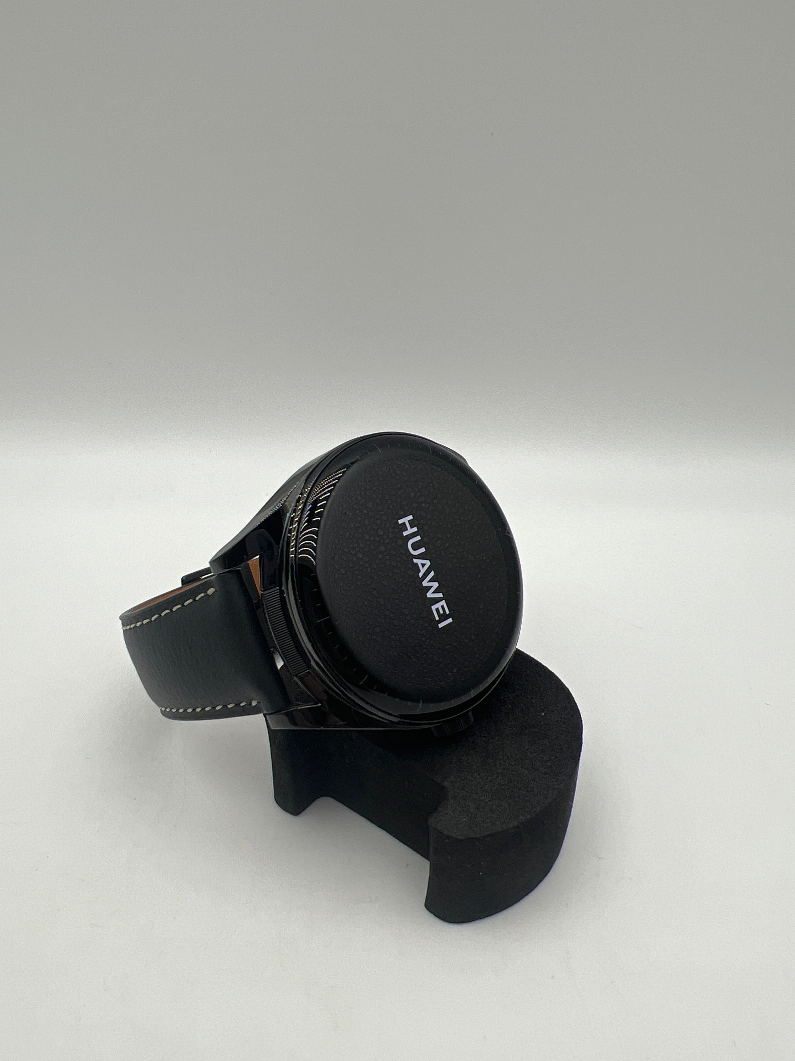 HUAWEI Watch Buds front view