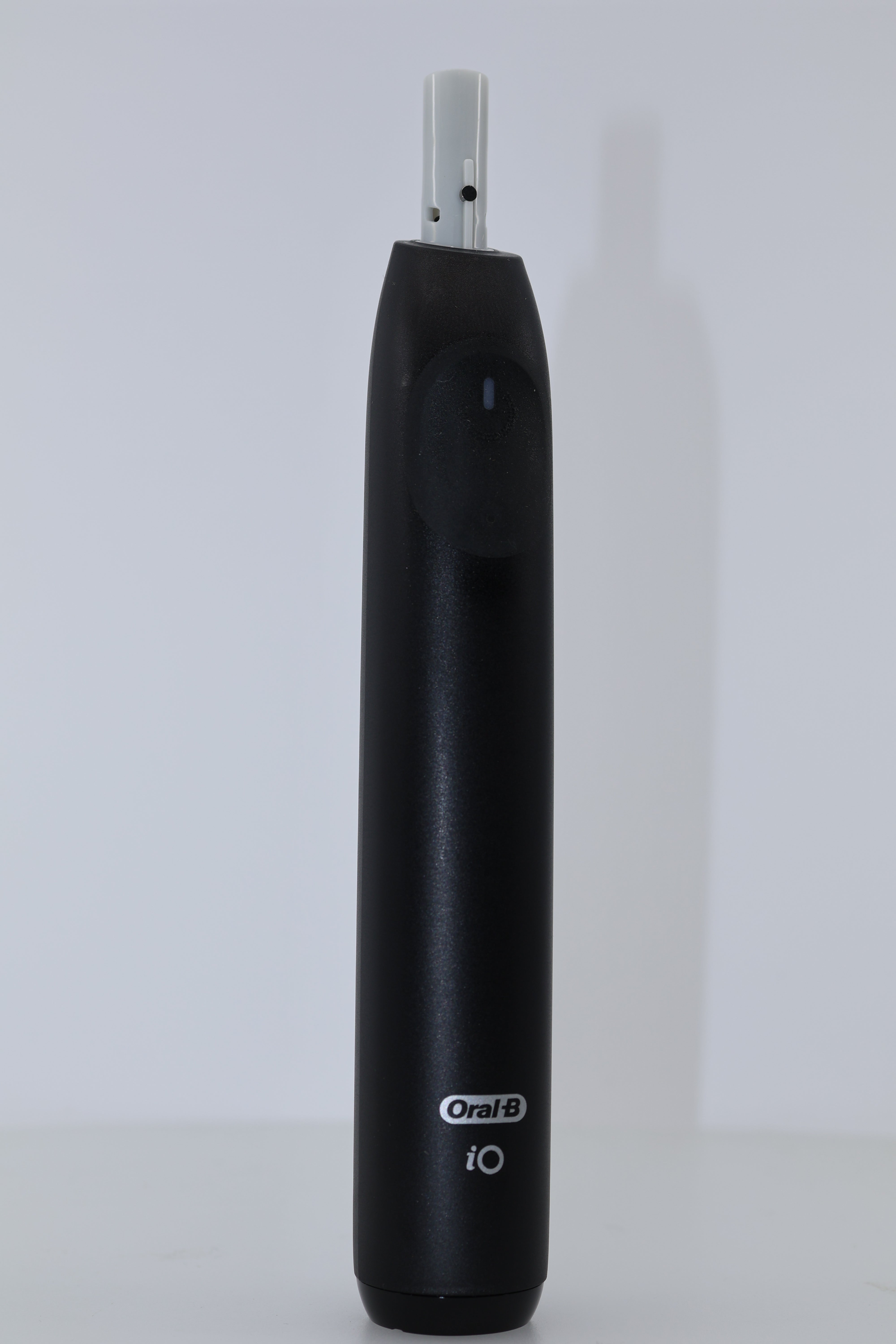 Oral-B iO Series 2 Electric Toothbrush Starter Kit