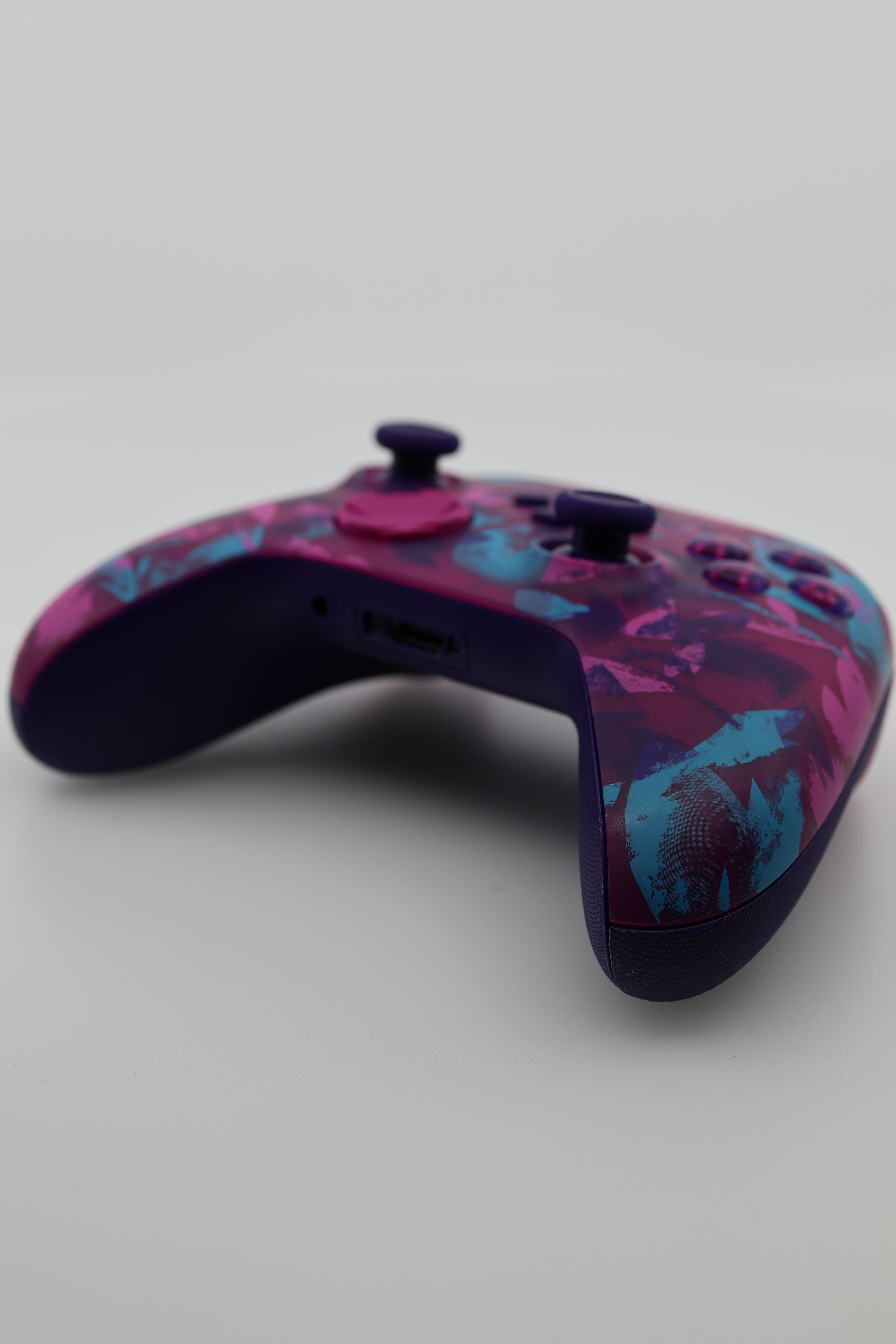 Xbox Wireless Controller Heart Breaker Special Edition