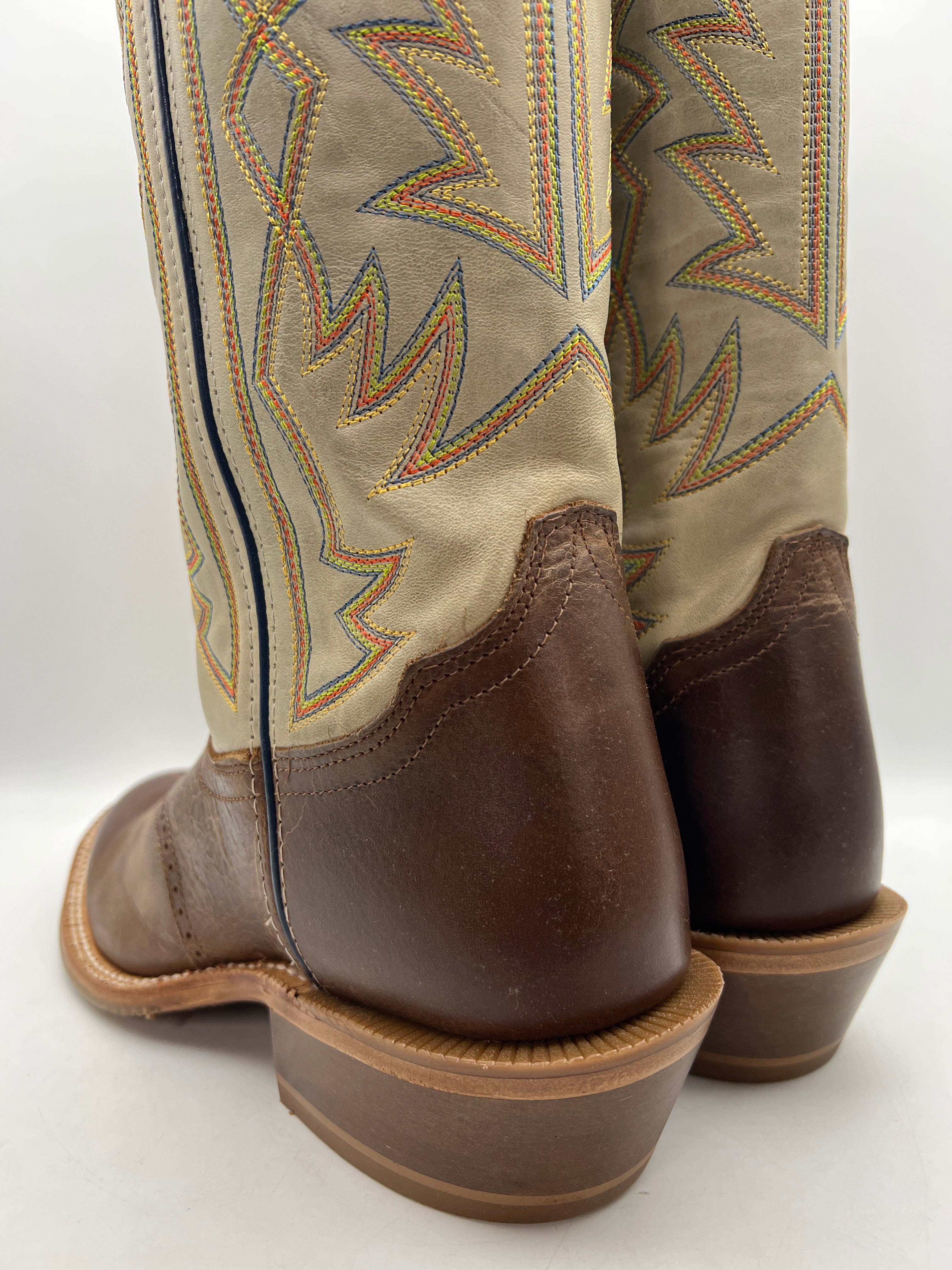 Round Toe Stout Boots