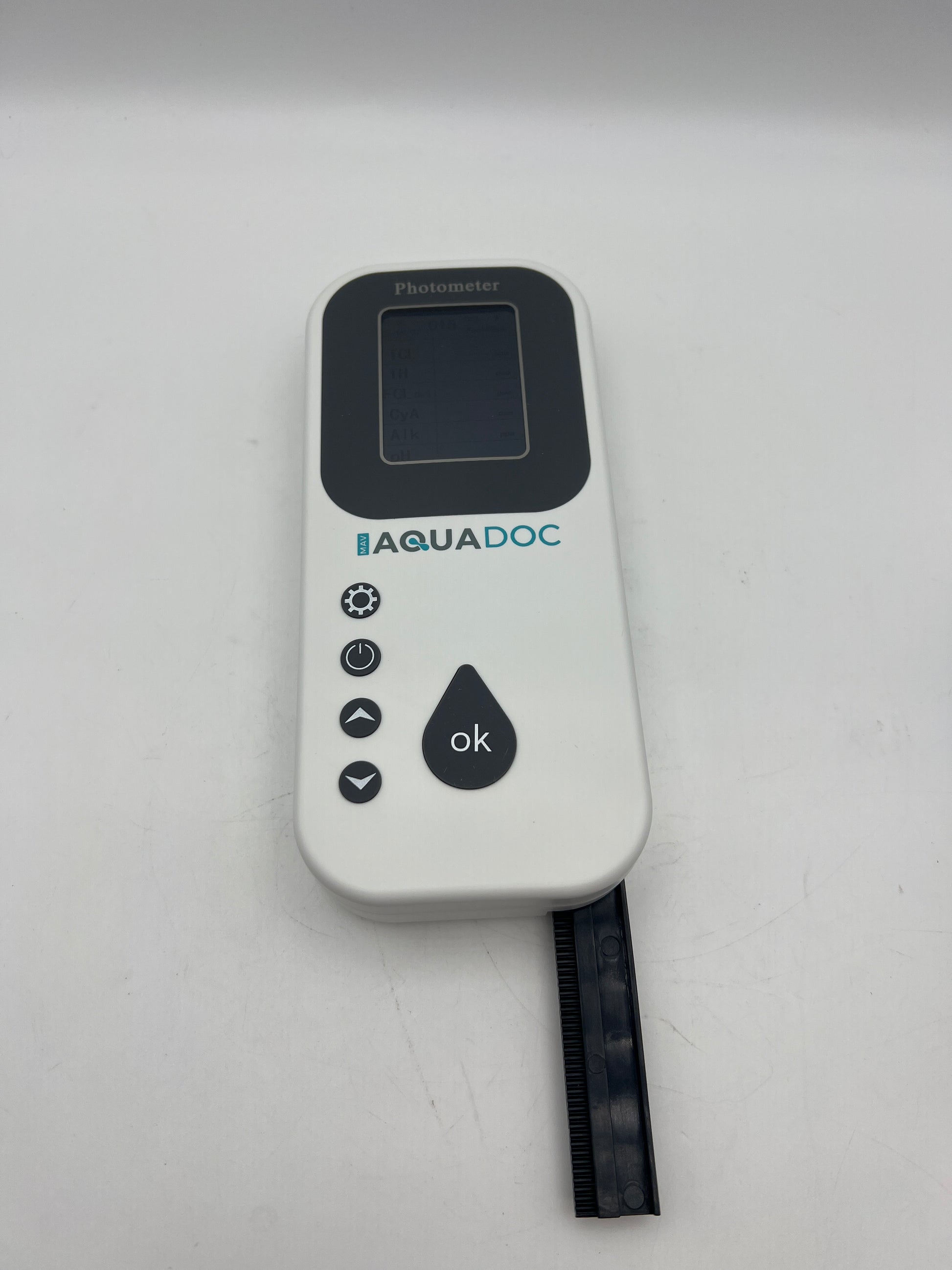 Water Analyzer with Test Strips