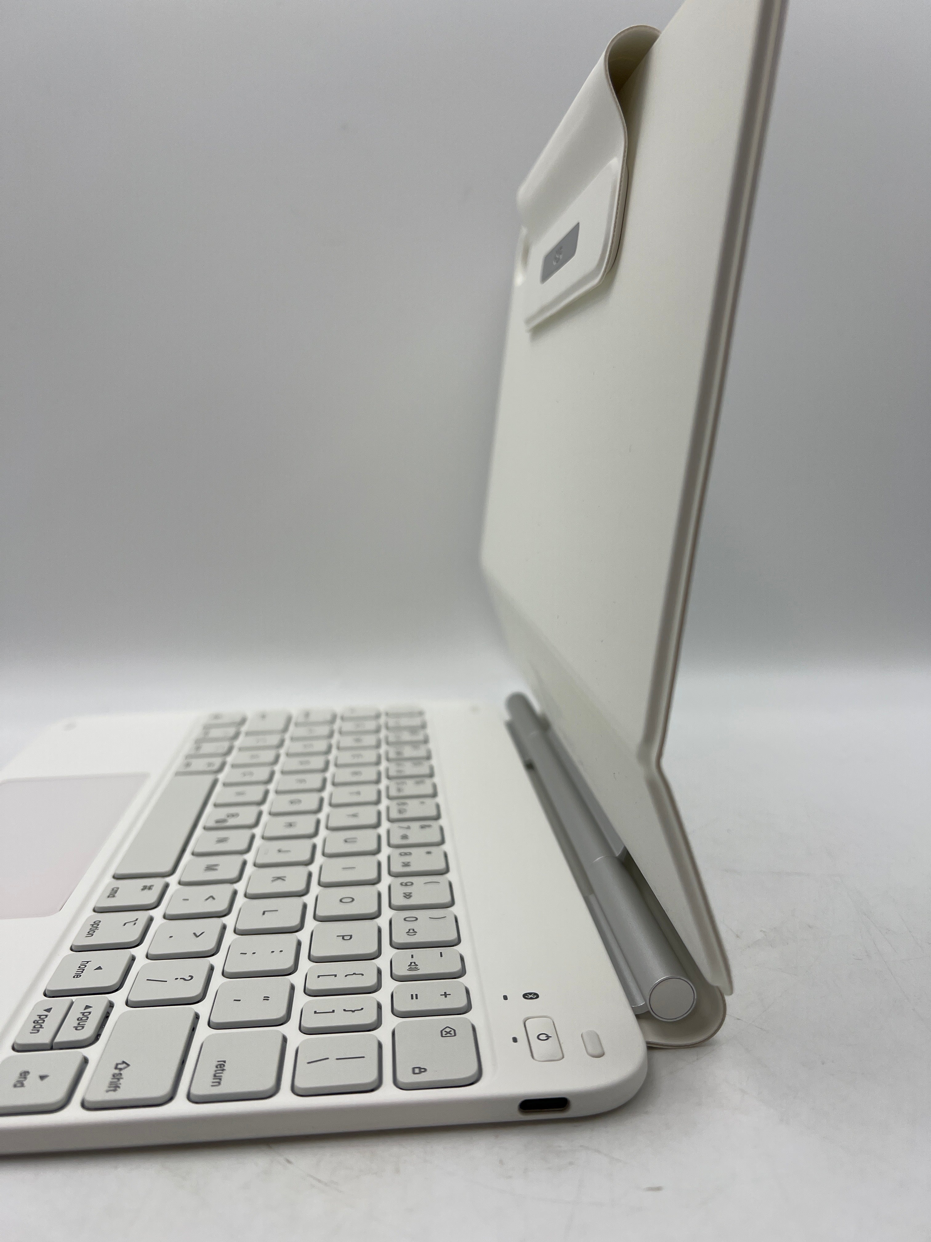 ESR iPad 11th Gen Magic Keyboard Case