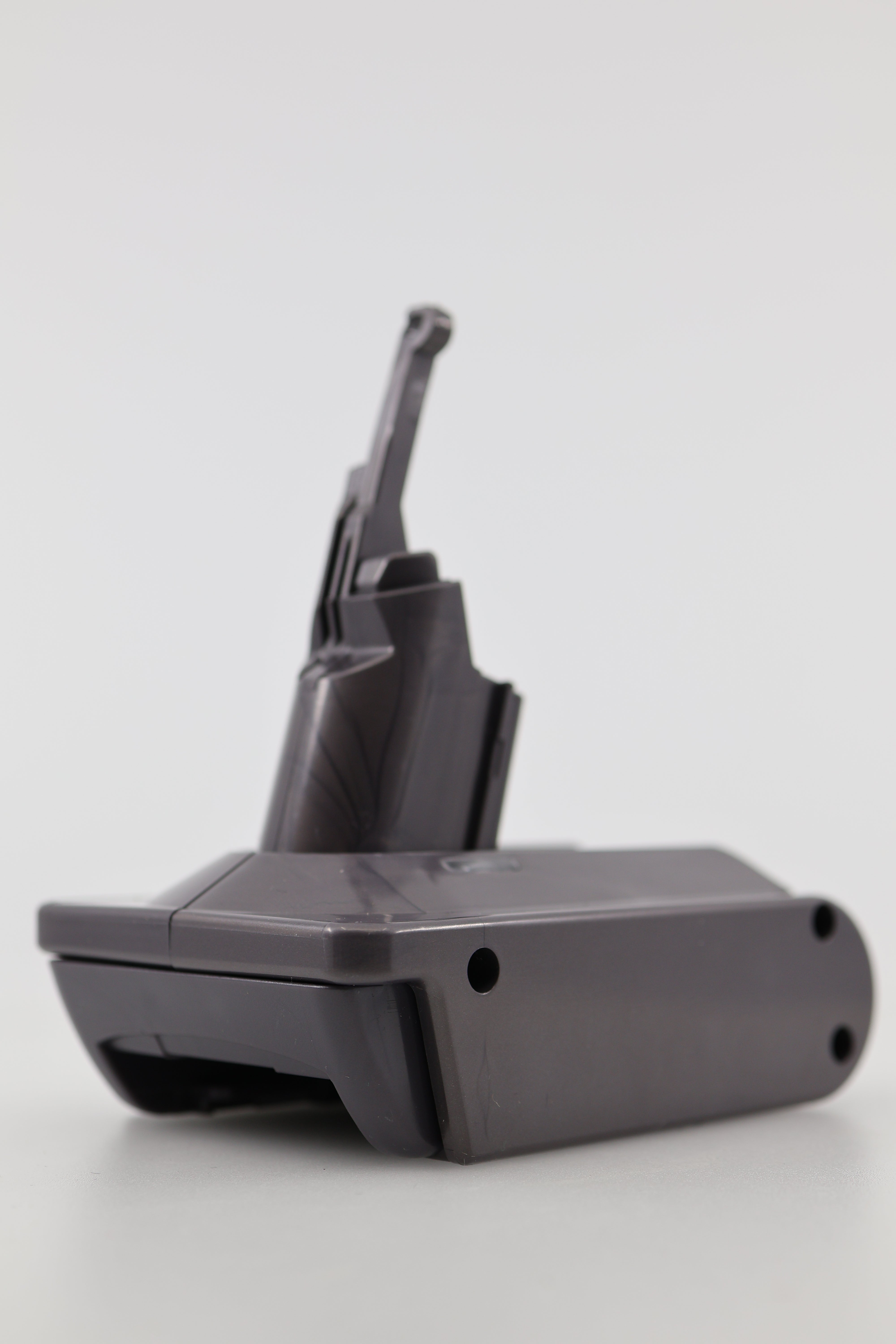 DeWalt to Dyson V7 Battery Adapter