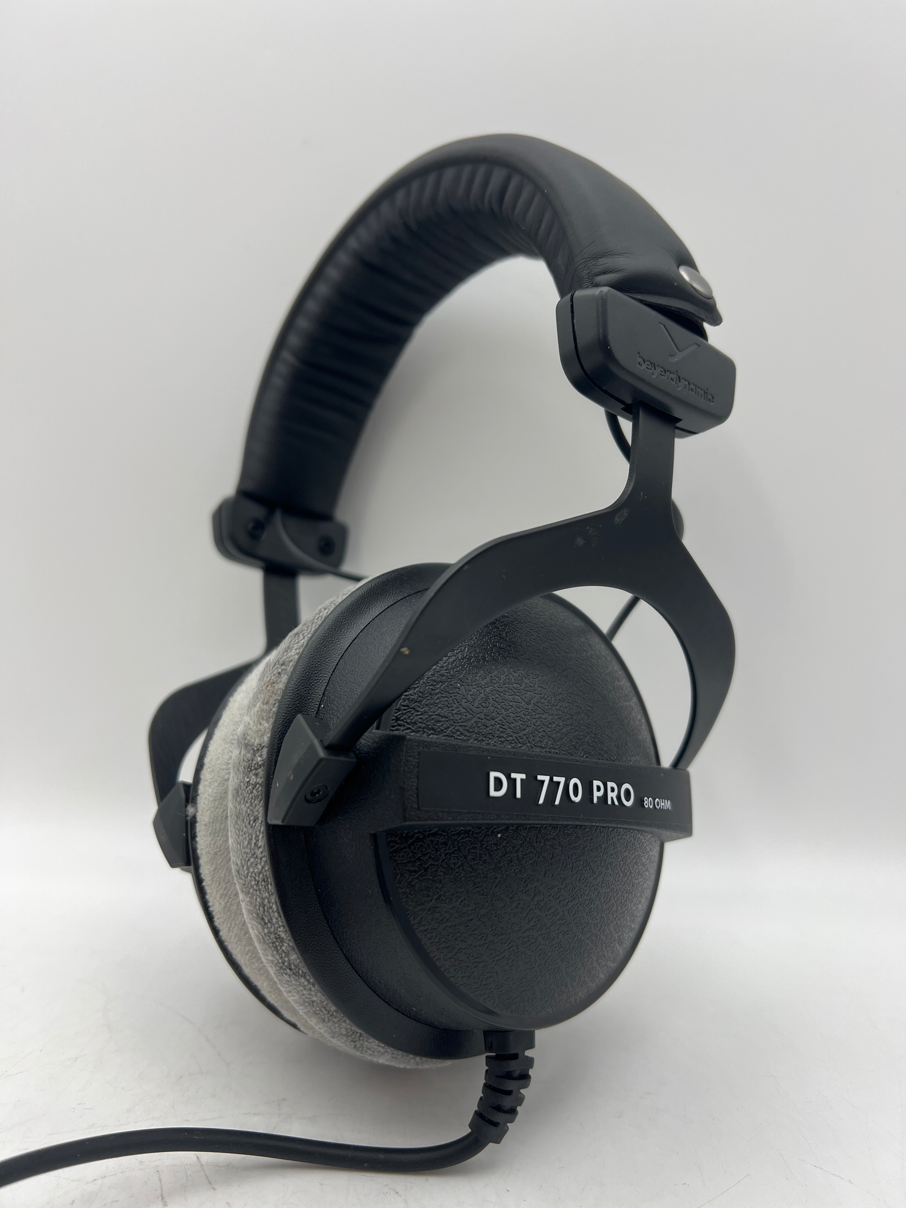 Beyerdynamic DT 770 PRO 80 Ohm Closed-Back Over-Ear Headphones
