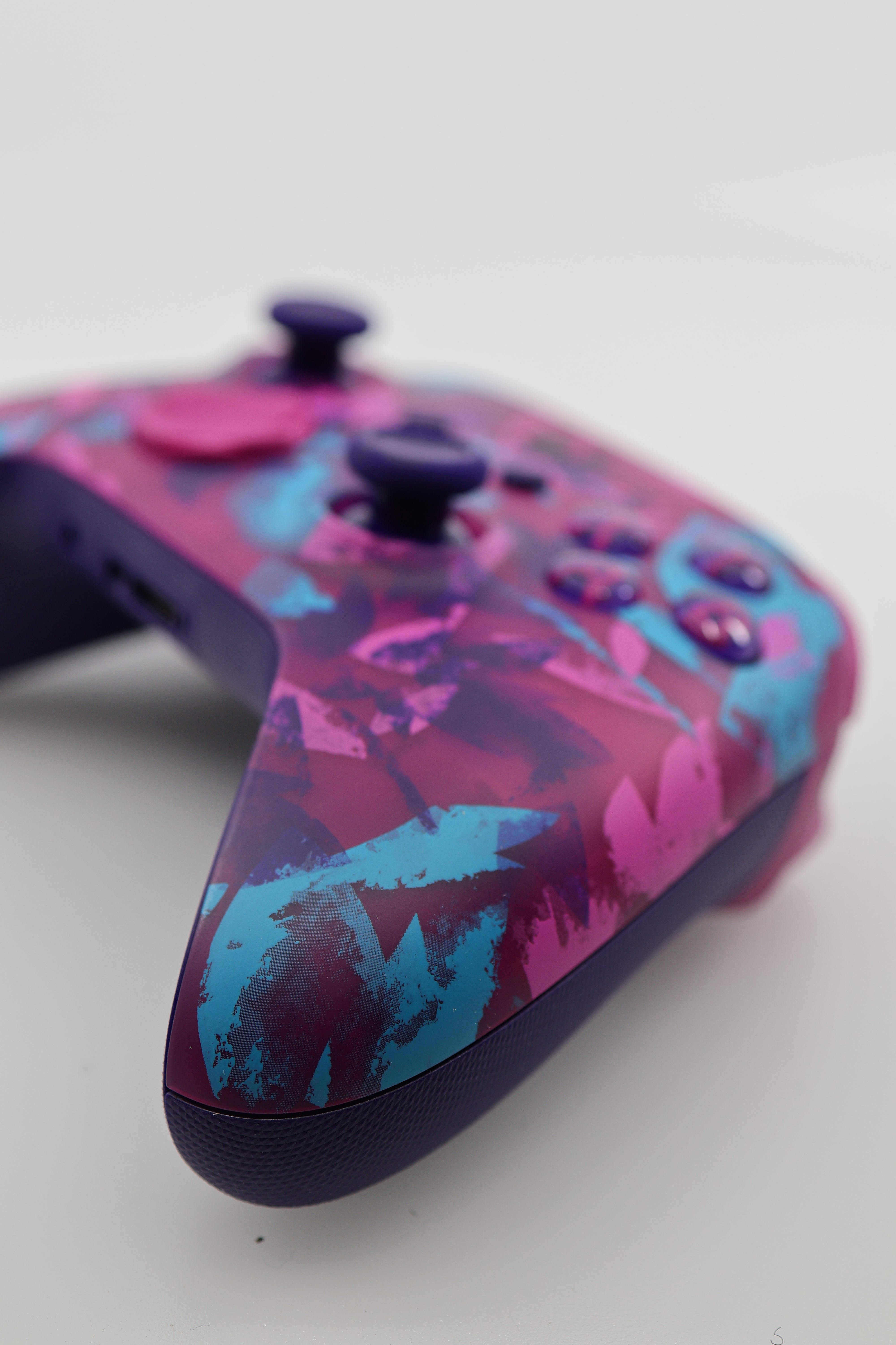Xbox Wireless Controller Heart Breaker Special Edition