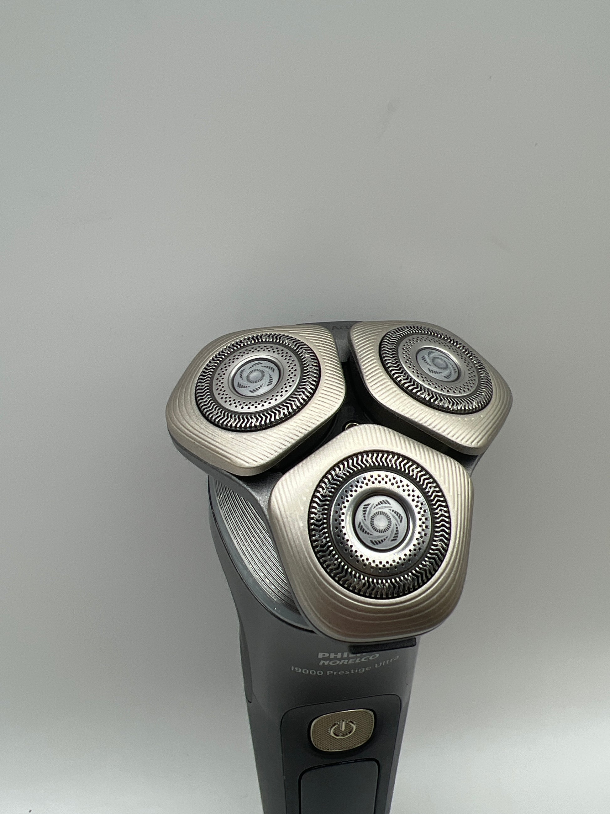 Philips Norelco Shaver i9000 Prestige Ultra