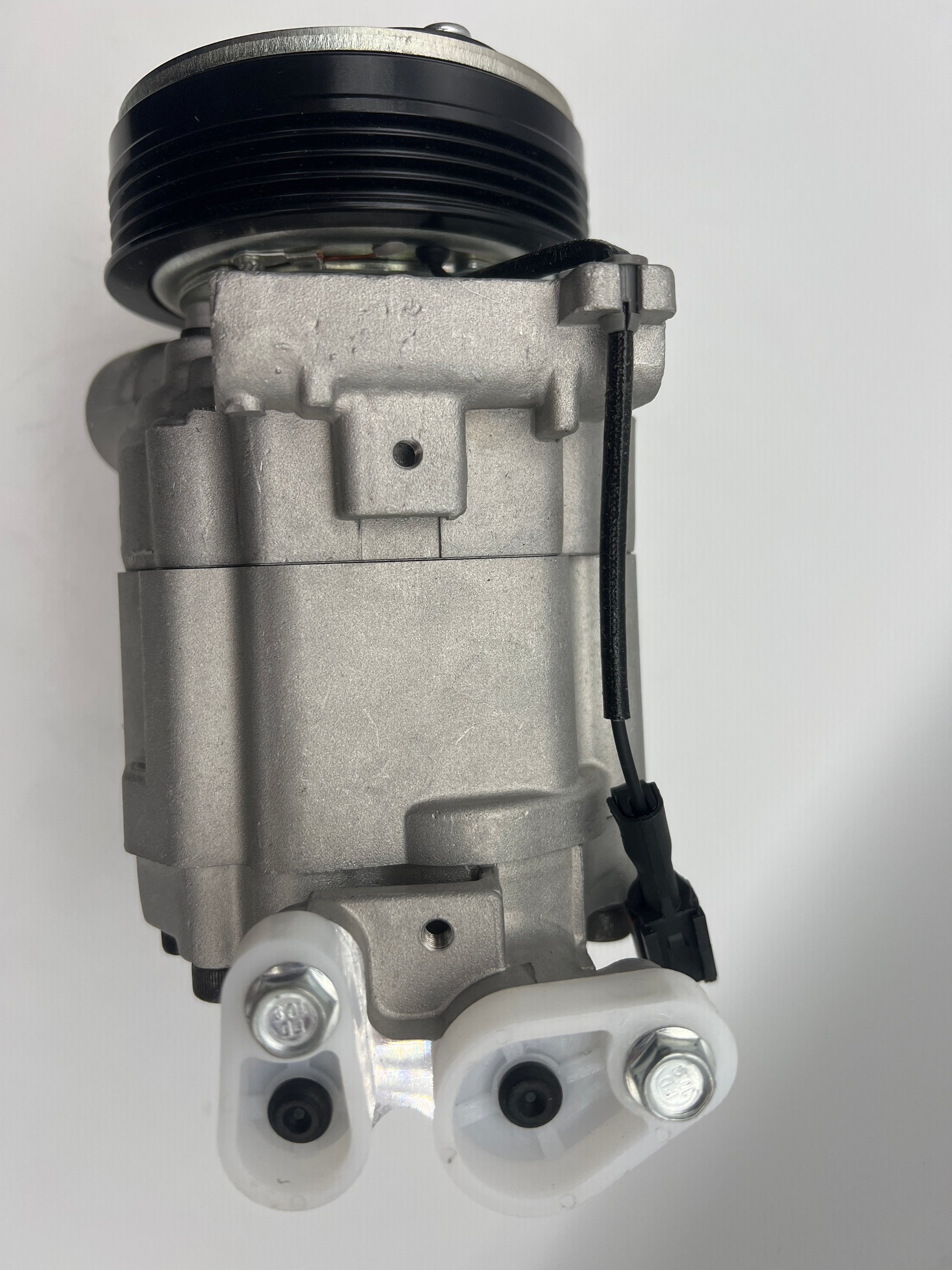 WFLNHB AC Compressor with Clutch for Subaru Forester & Impreza