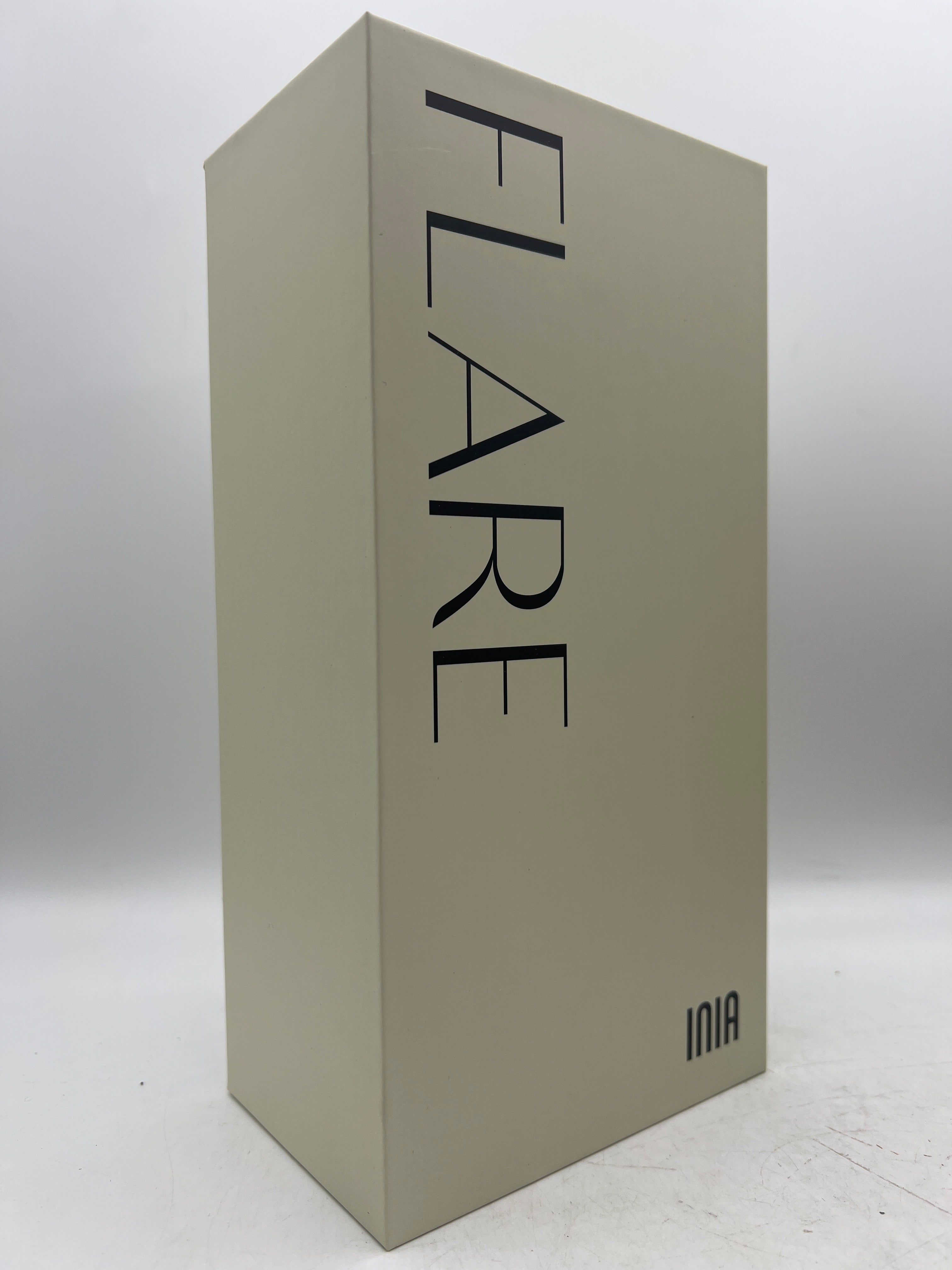 INIA Skincare Tool Black
