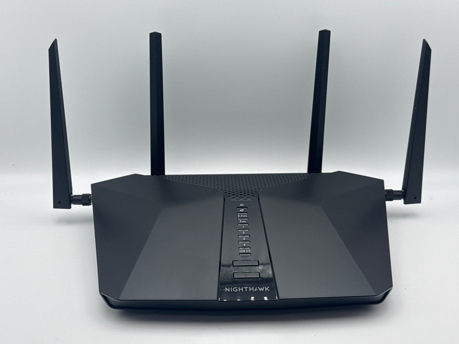 NETGEAR Nighthawk RAX54S side view