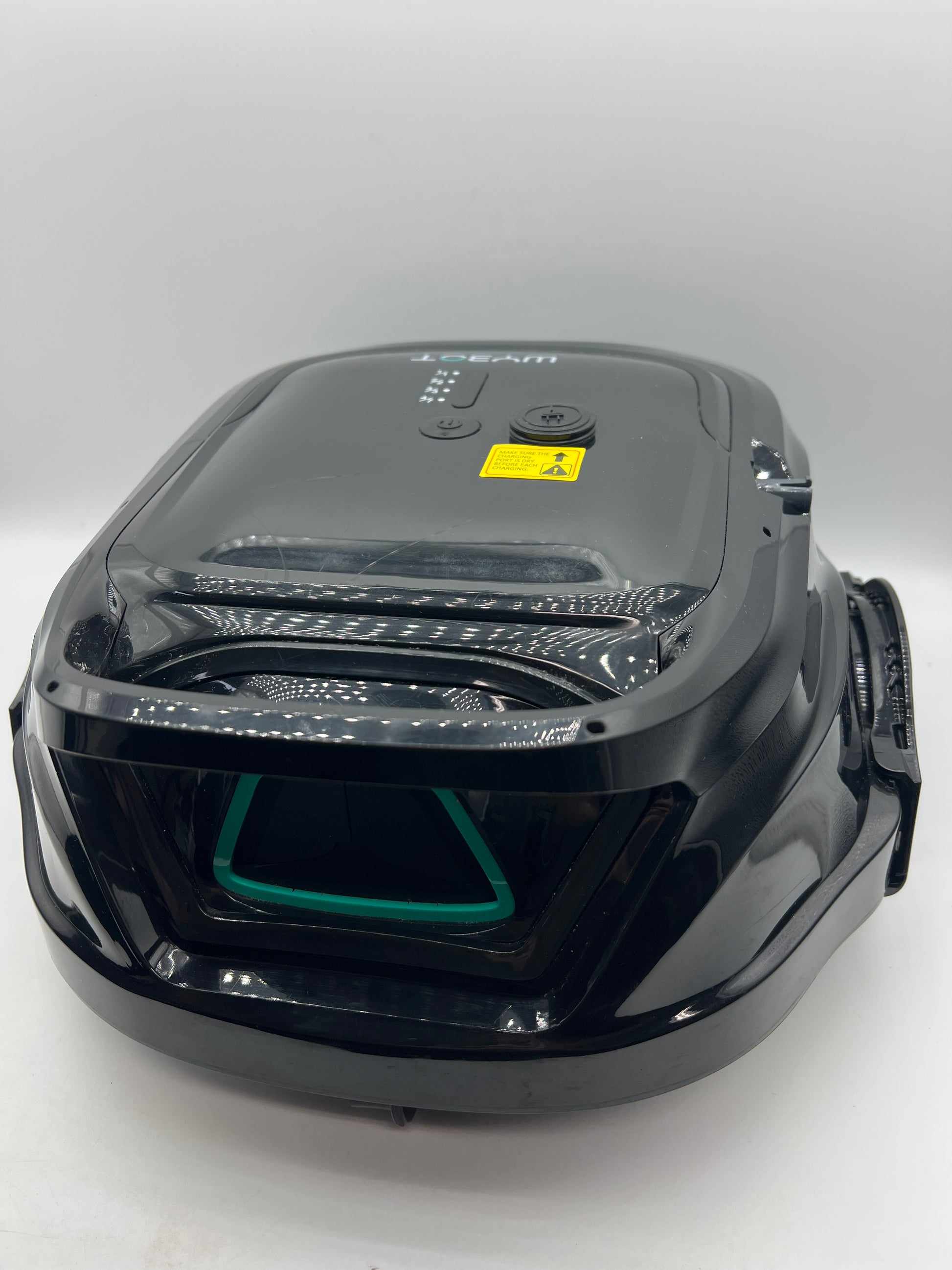 WYBOT Pool Cleaner with edge-enhanced cleaning