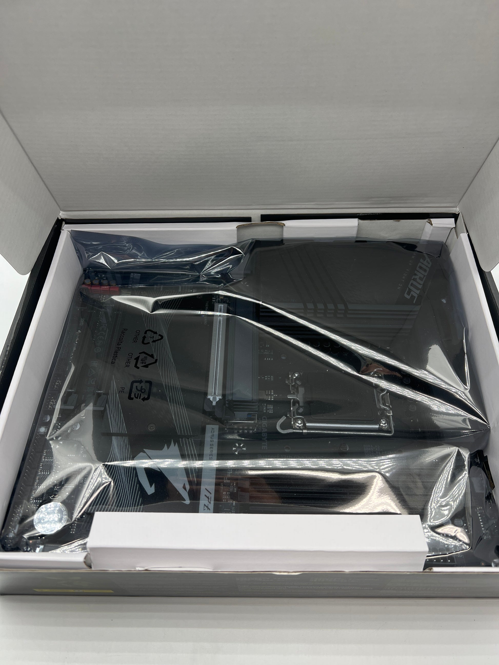 GIGABYTE Z790 AORUS Elite AX motherboard