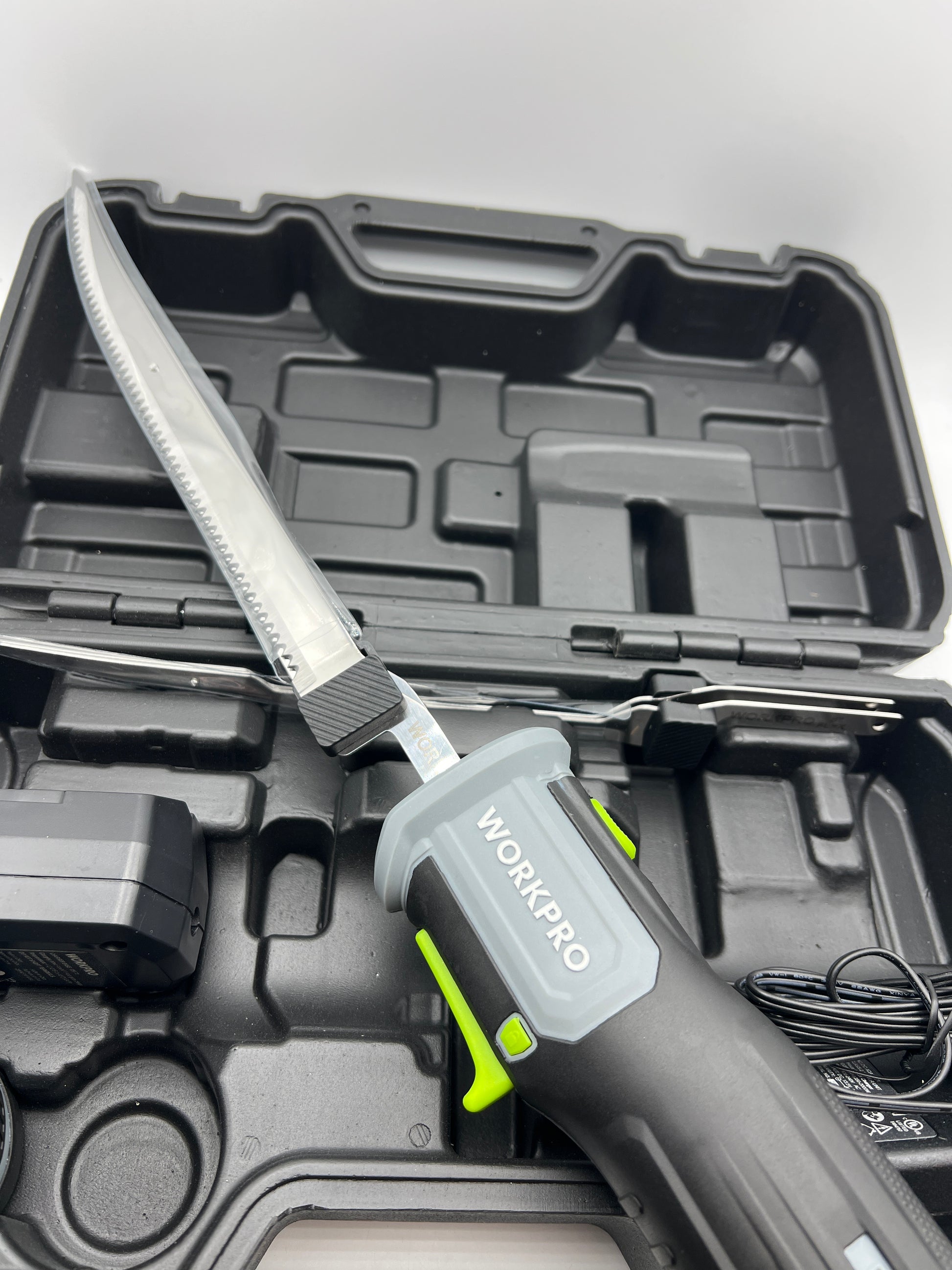 WORKPRO 12V Cordless Electric Fillet Knife with 8'' and 10'' Blades