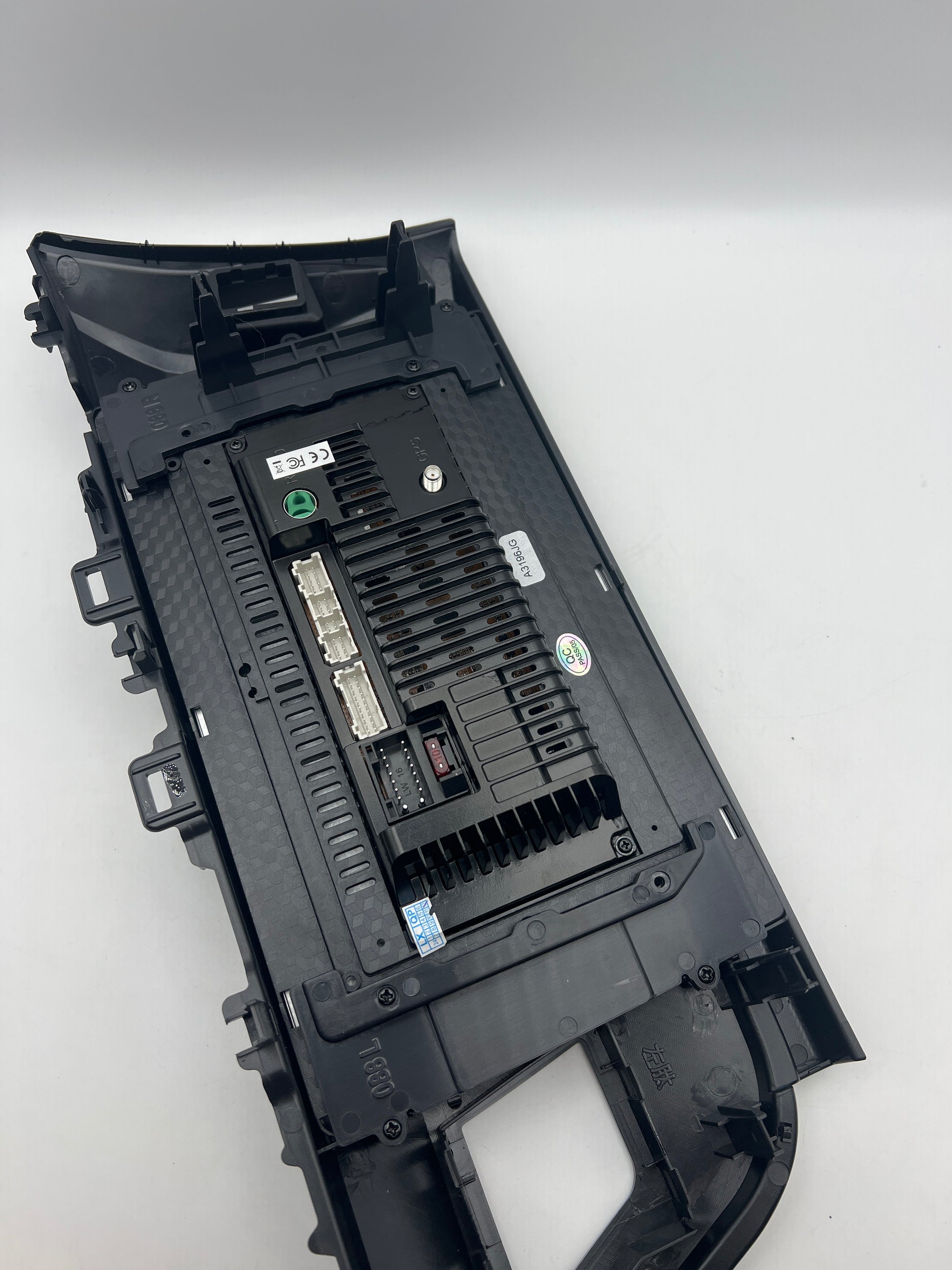 10.1-inch Touchscreen Head Unit with Wireless CarPlay and Android Auto