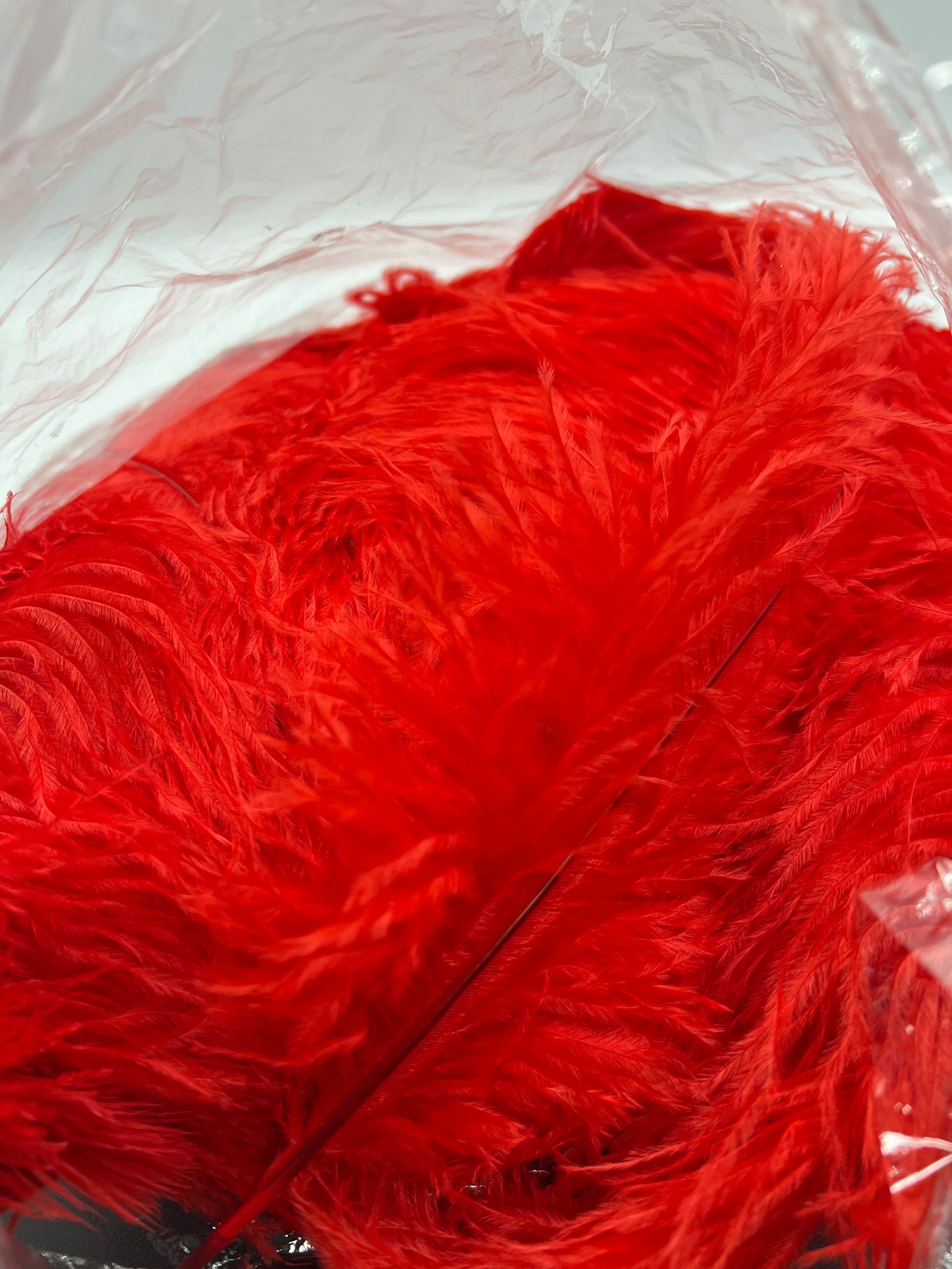 Yuxung 80 Pcs Large Natural Ostrich Feathers Plumes 14-16 Inch Bulk for DIY Crafts Wedding Party Centerpiece Vase (Red)