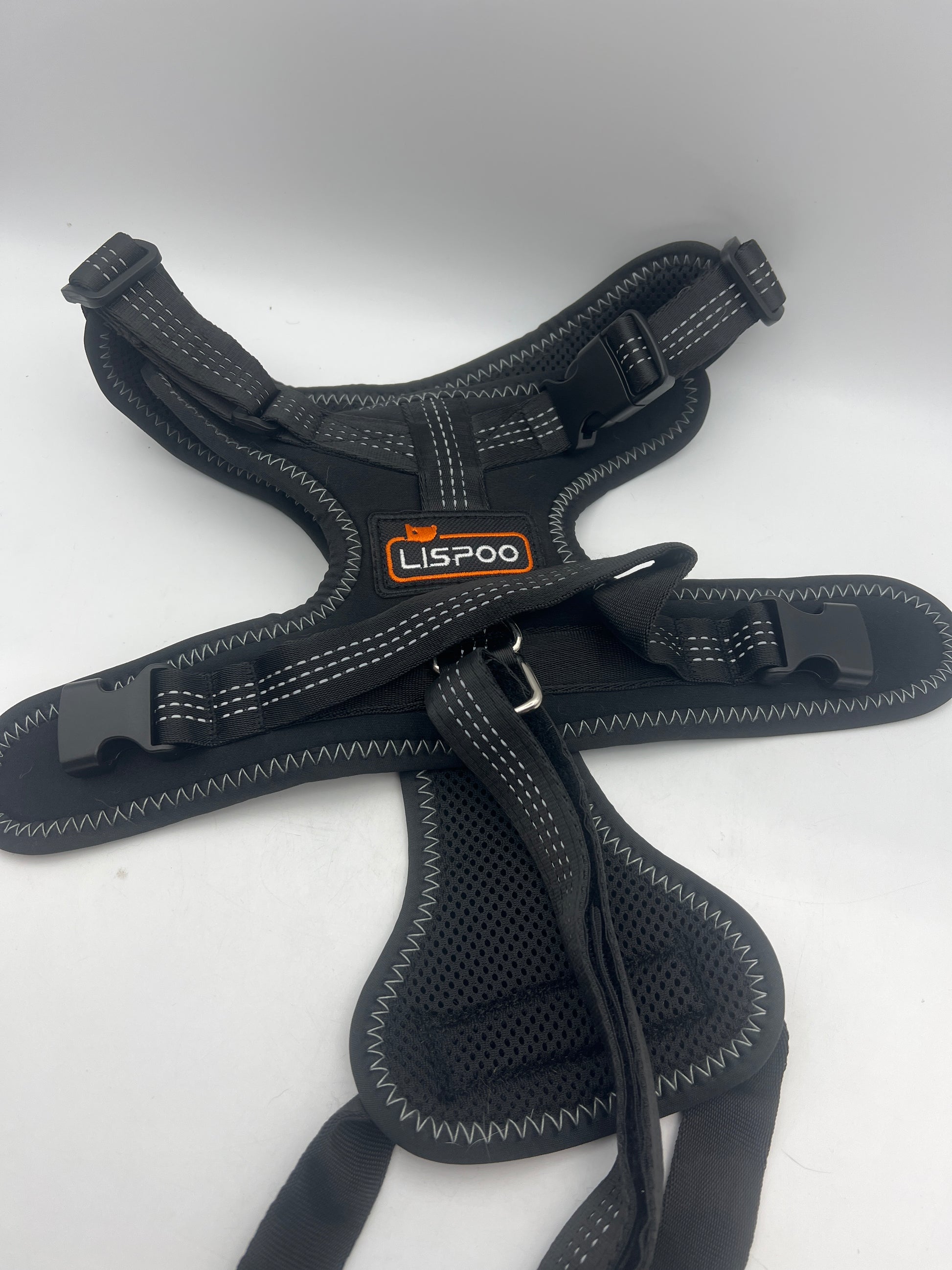Breathable Strap Design for Torn Ligaments