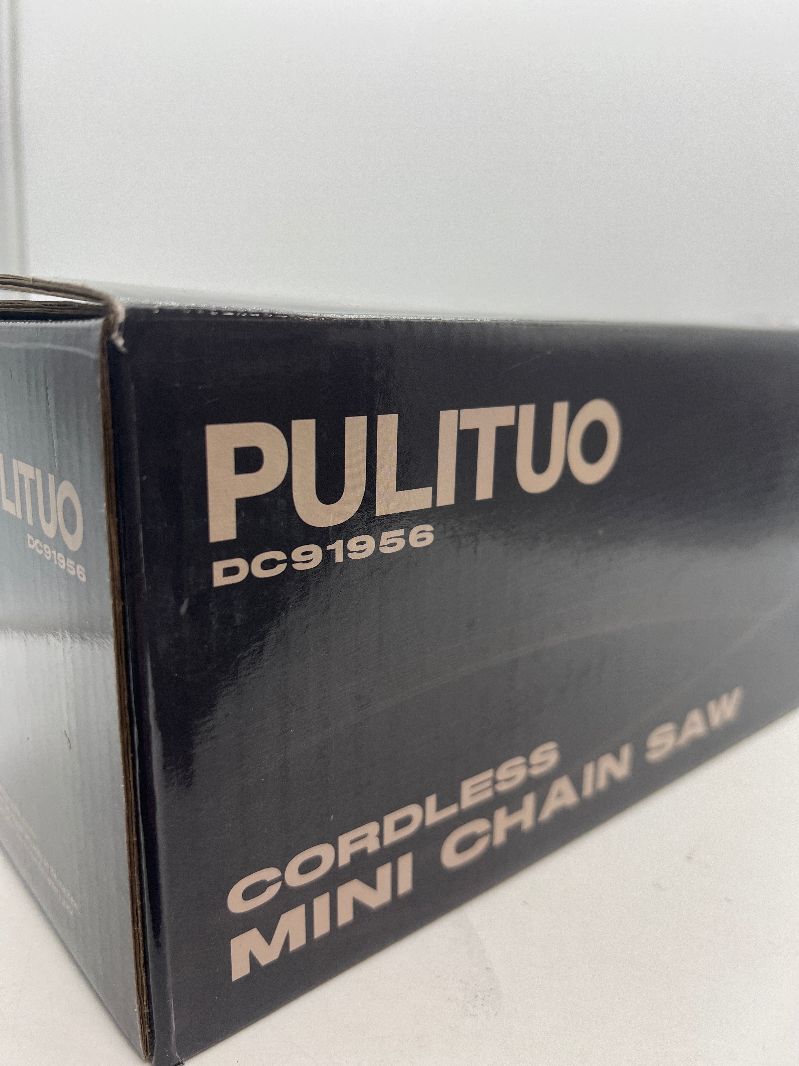 PULITUO Mini Chainsaw Cordless 6-Inch Electric Chainsaw