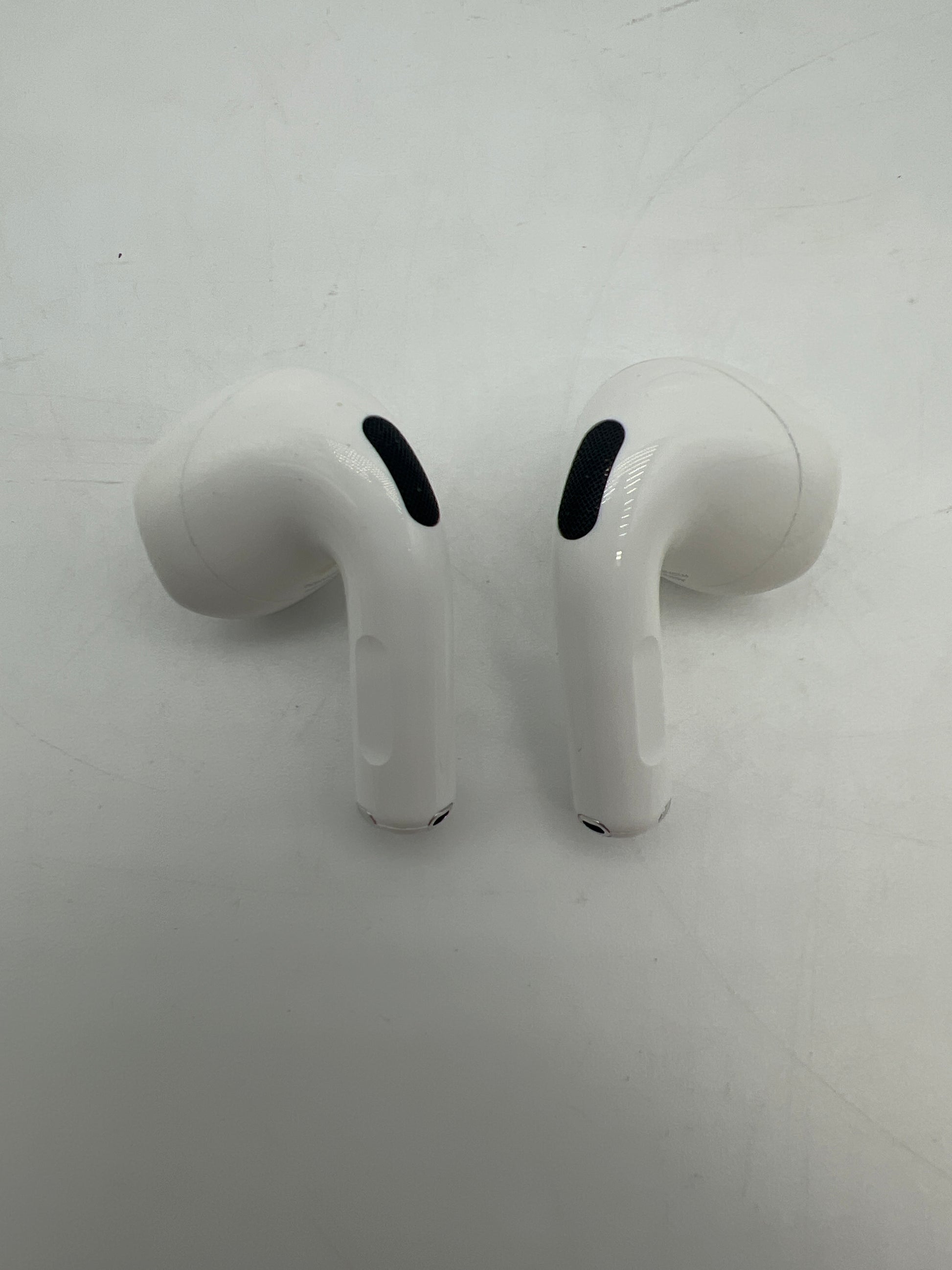 Apple AirPods 4 Personalized Spatial Audio