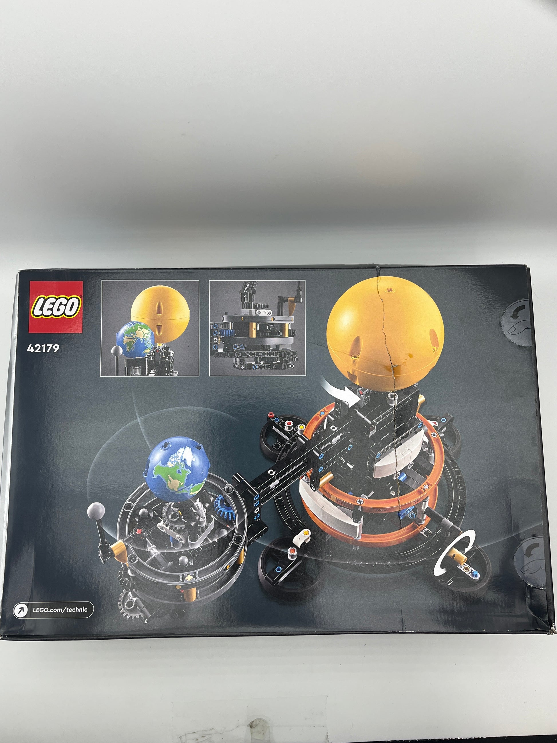 LEGO Technic Planet Earth and Moon in Orbit Building Set