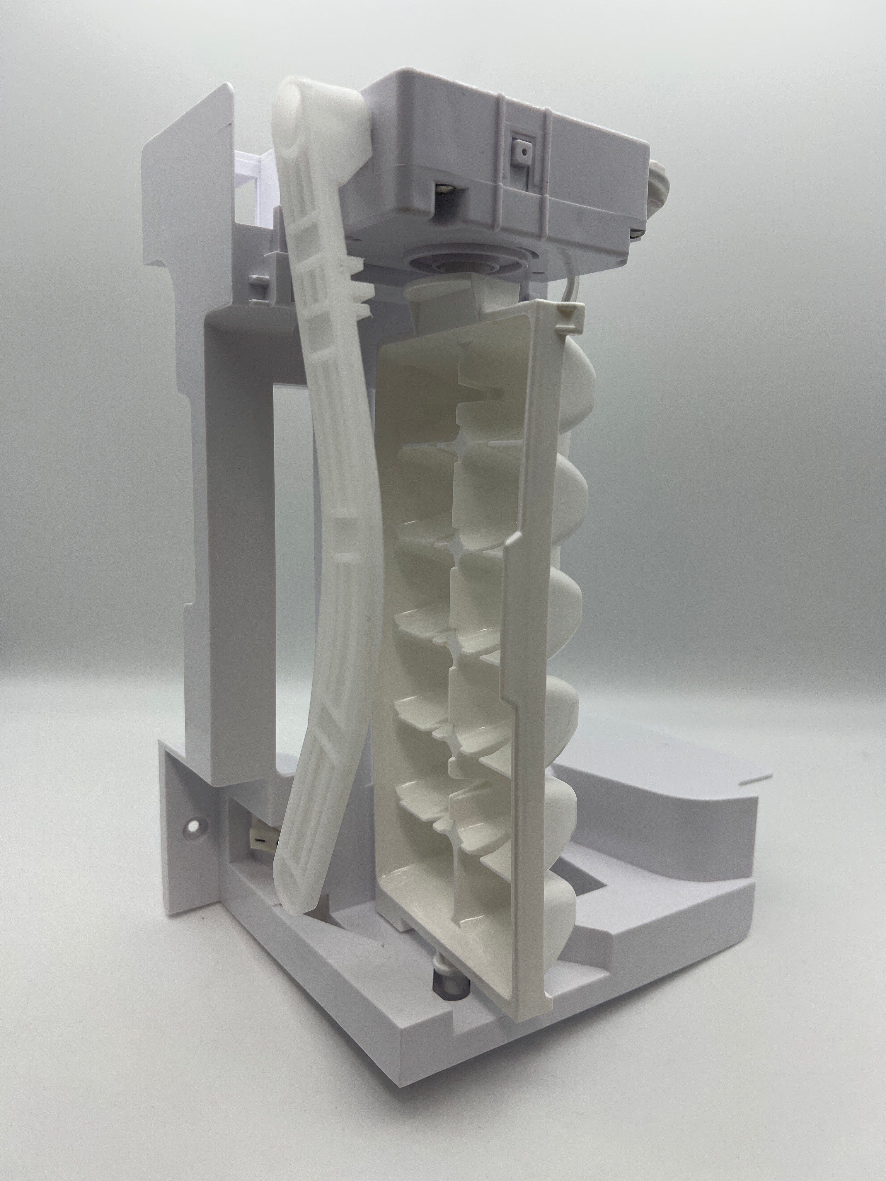 5989JA1005G Ice Maker Assembly