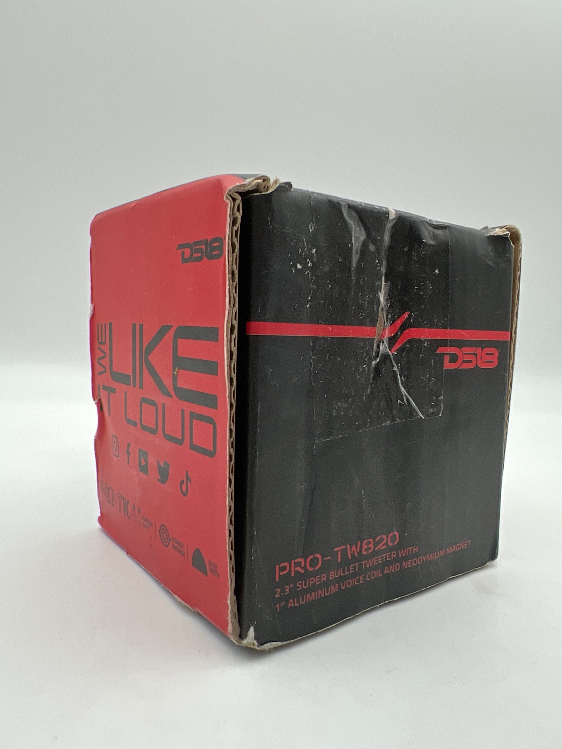 DS18 PRO-TW820 Tweeter Front View