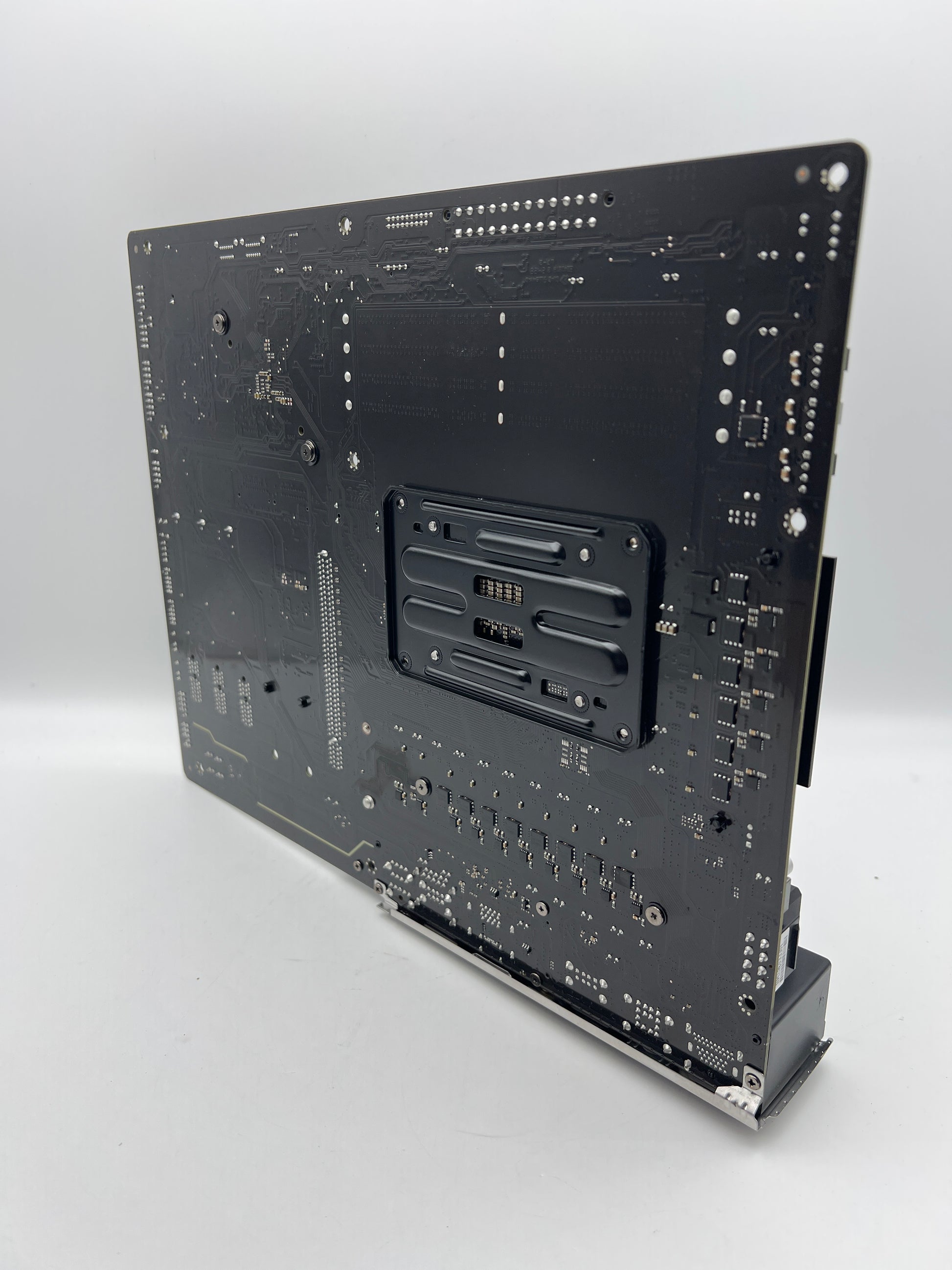 Gigabyte B650 EAGLE AX top view