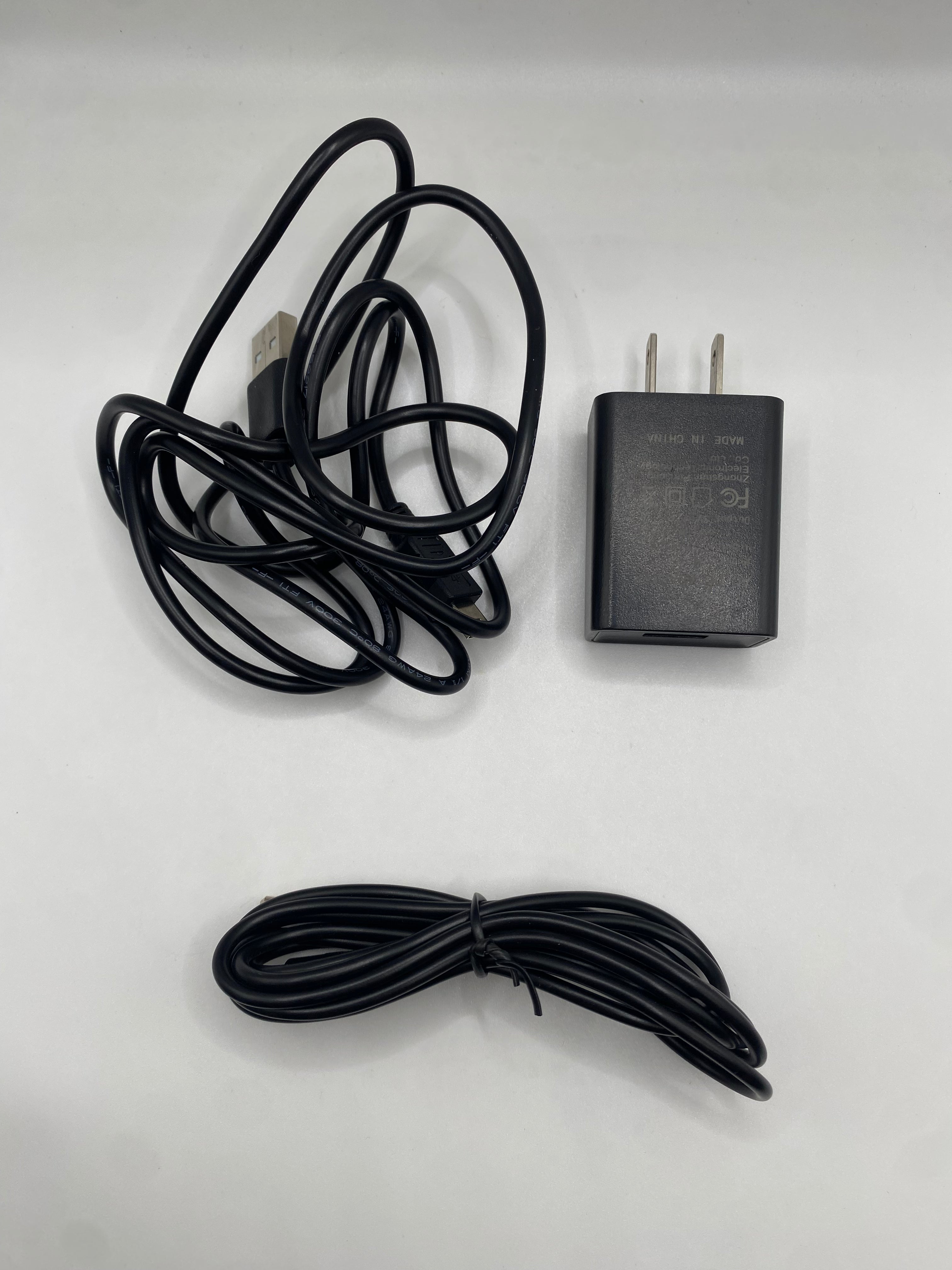 Aipmoz Y8-312 Camera with 240° Viewing Angle