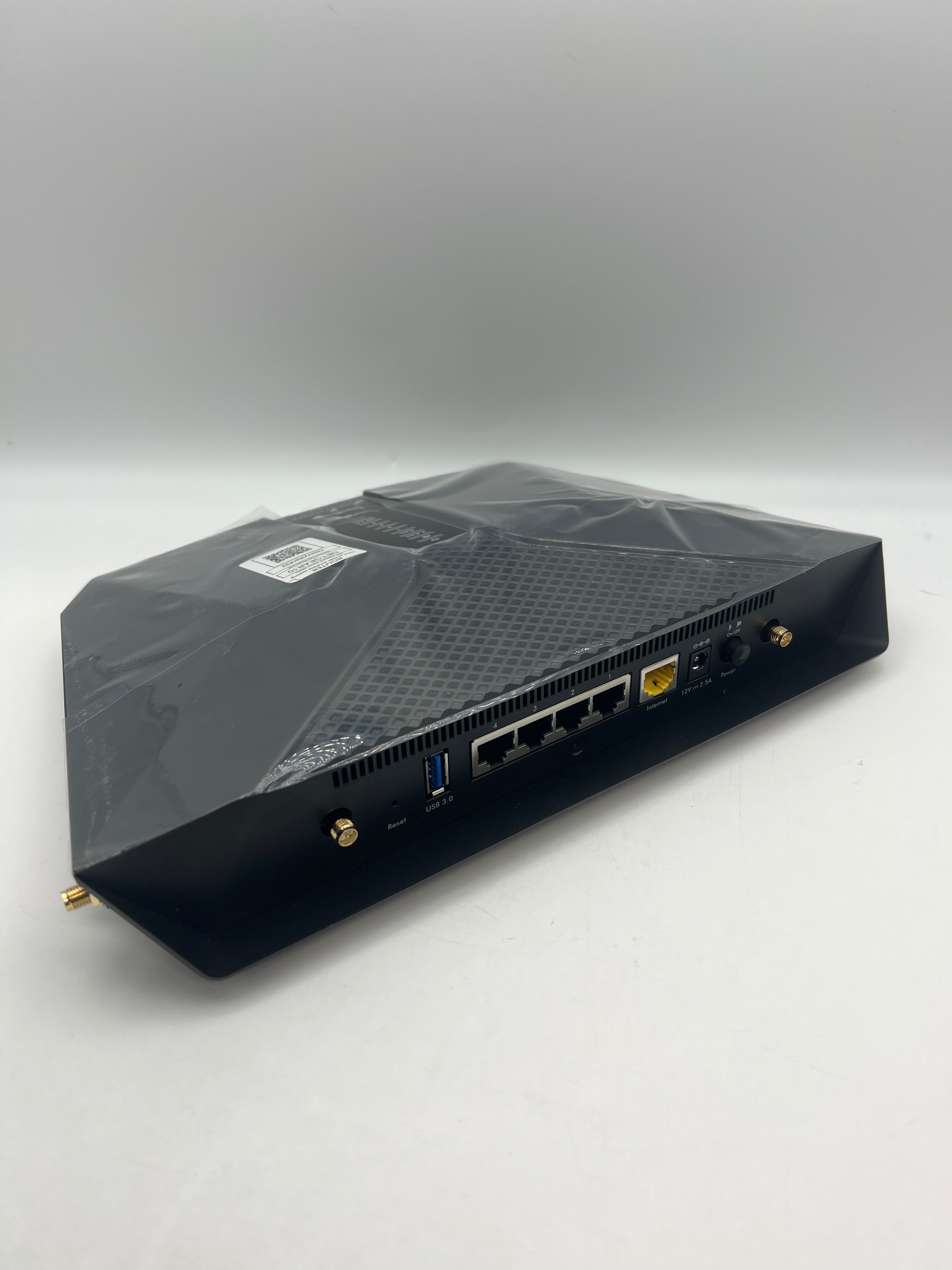 NETGEAR Nighthawk RAX54S front view