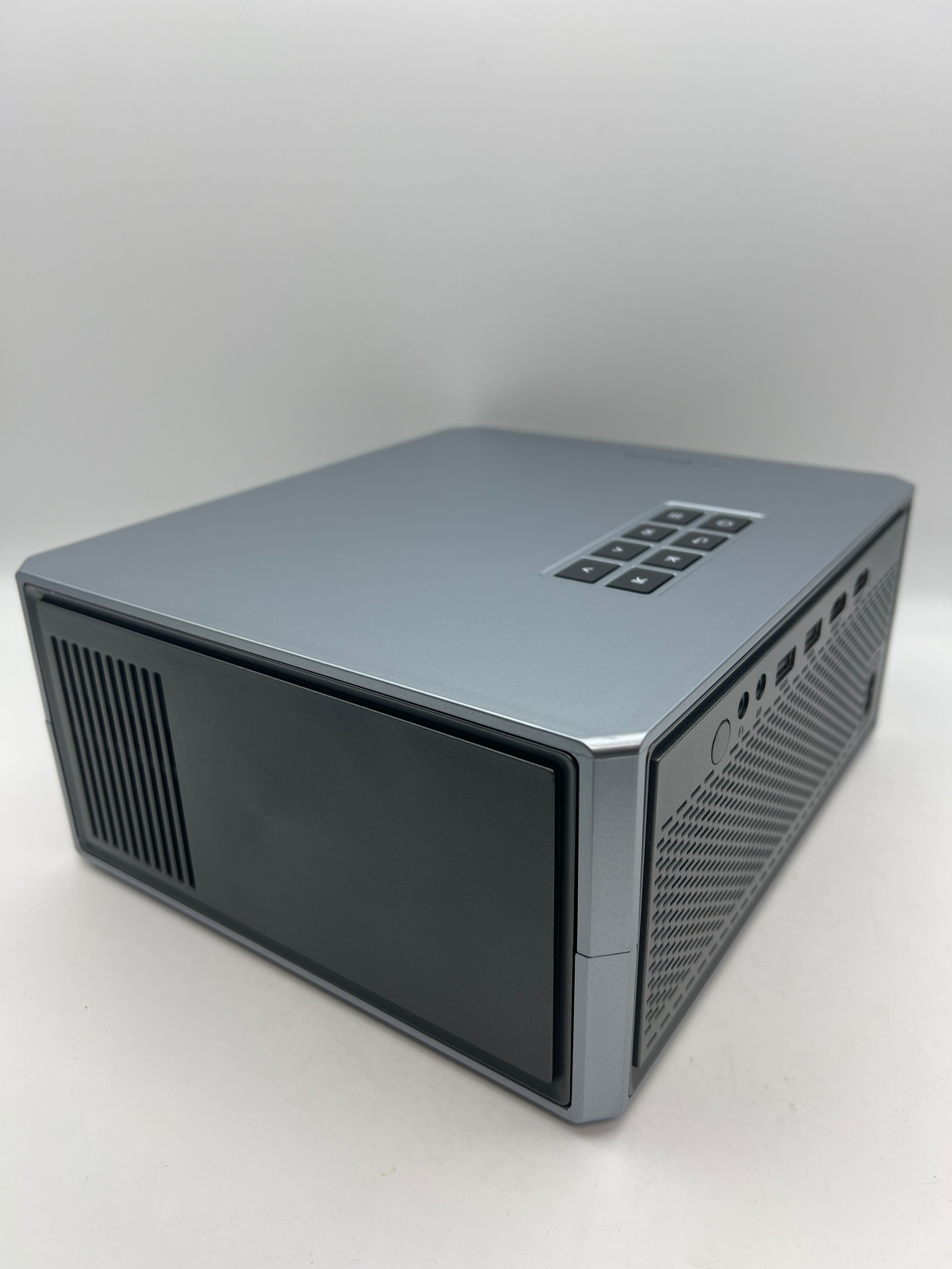 SOPYOU Electric Focus Auto Keystone Projector