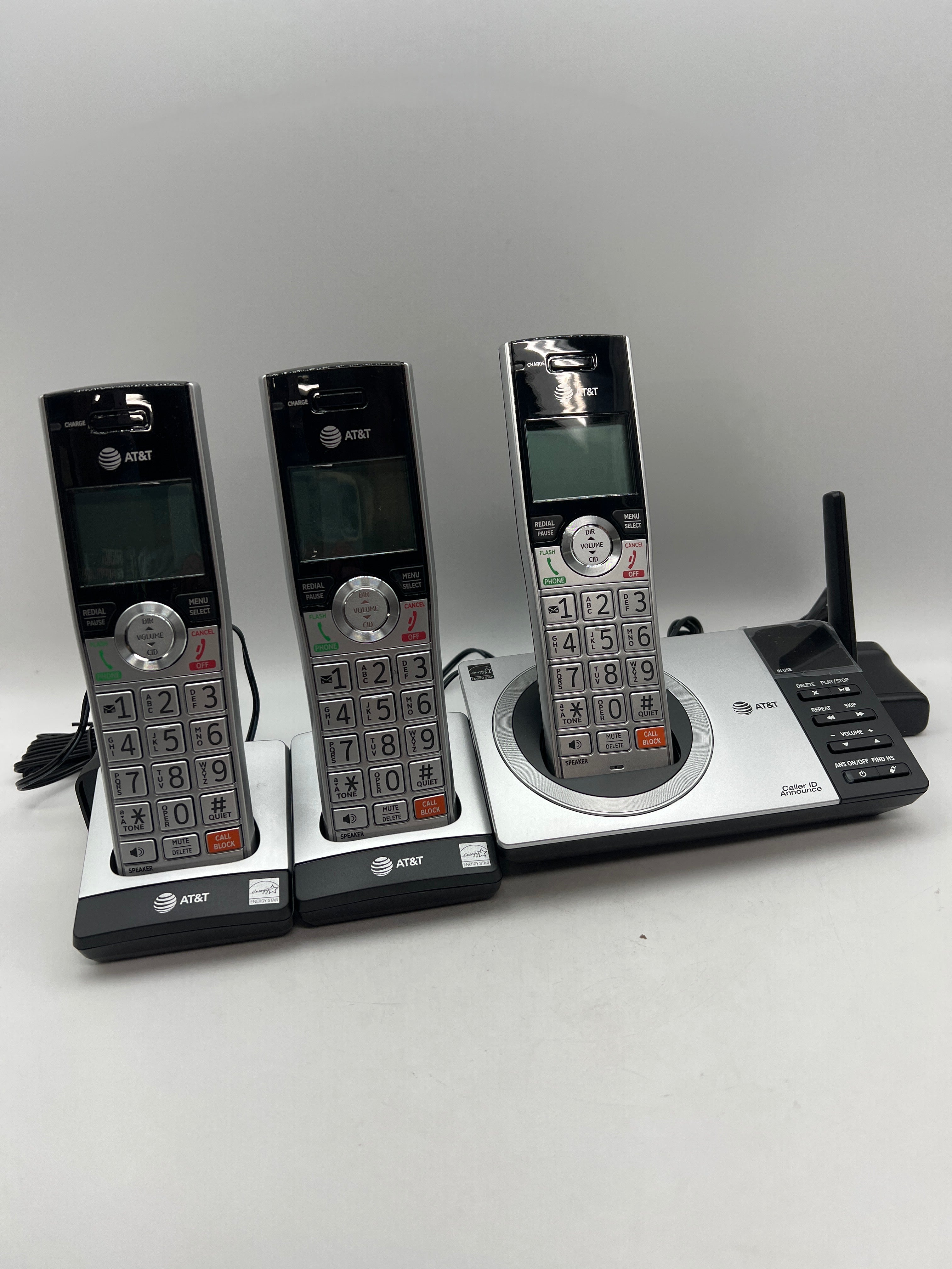 AT&T Cordless Phone with 3 Handsets