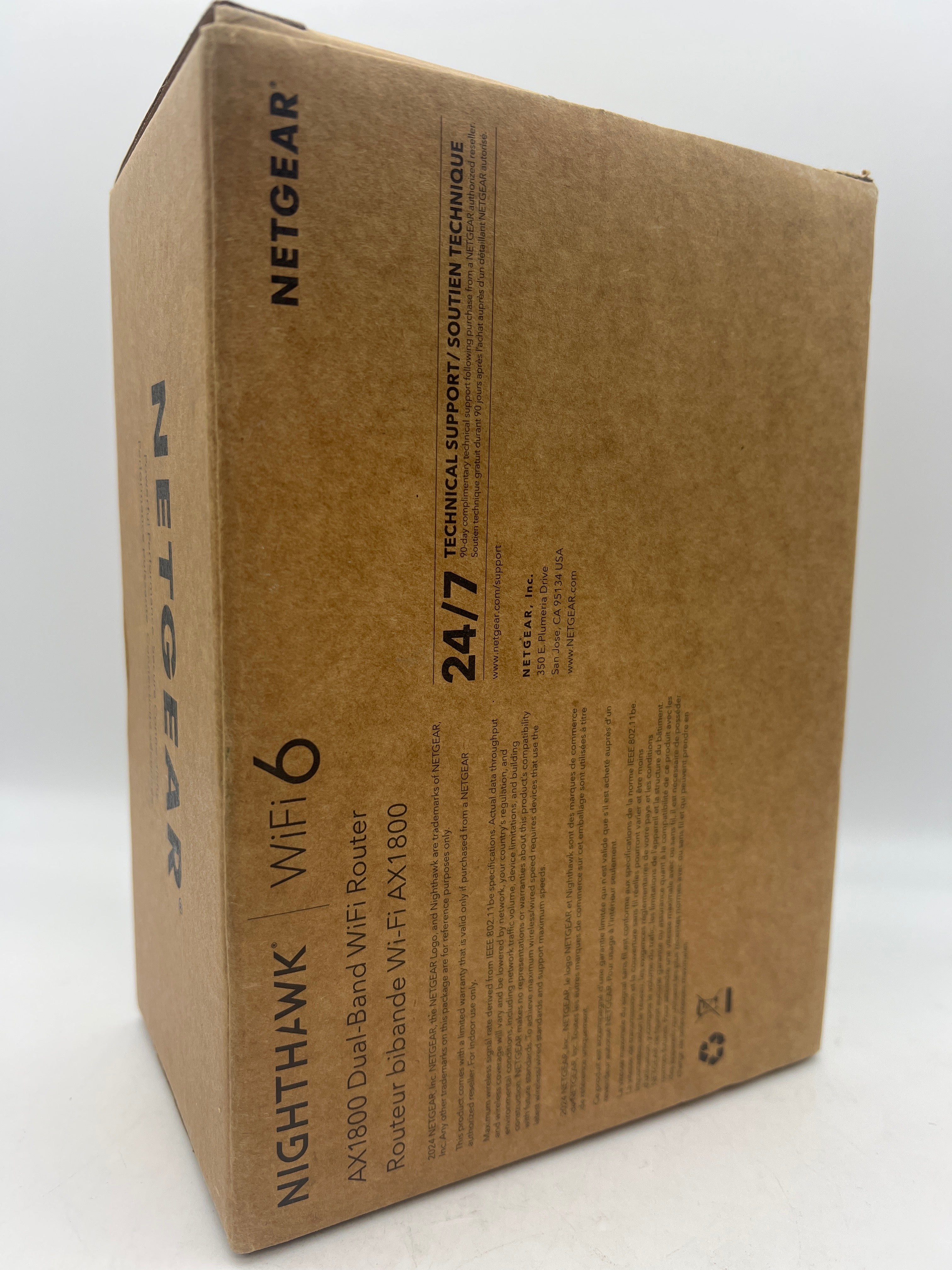 NETGEAR R6700AX Router Side View